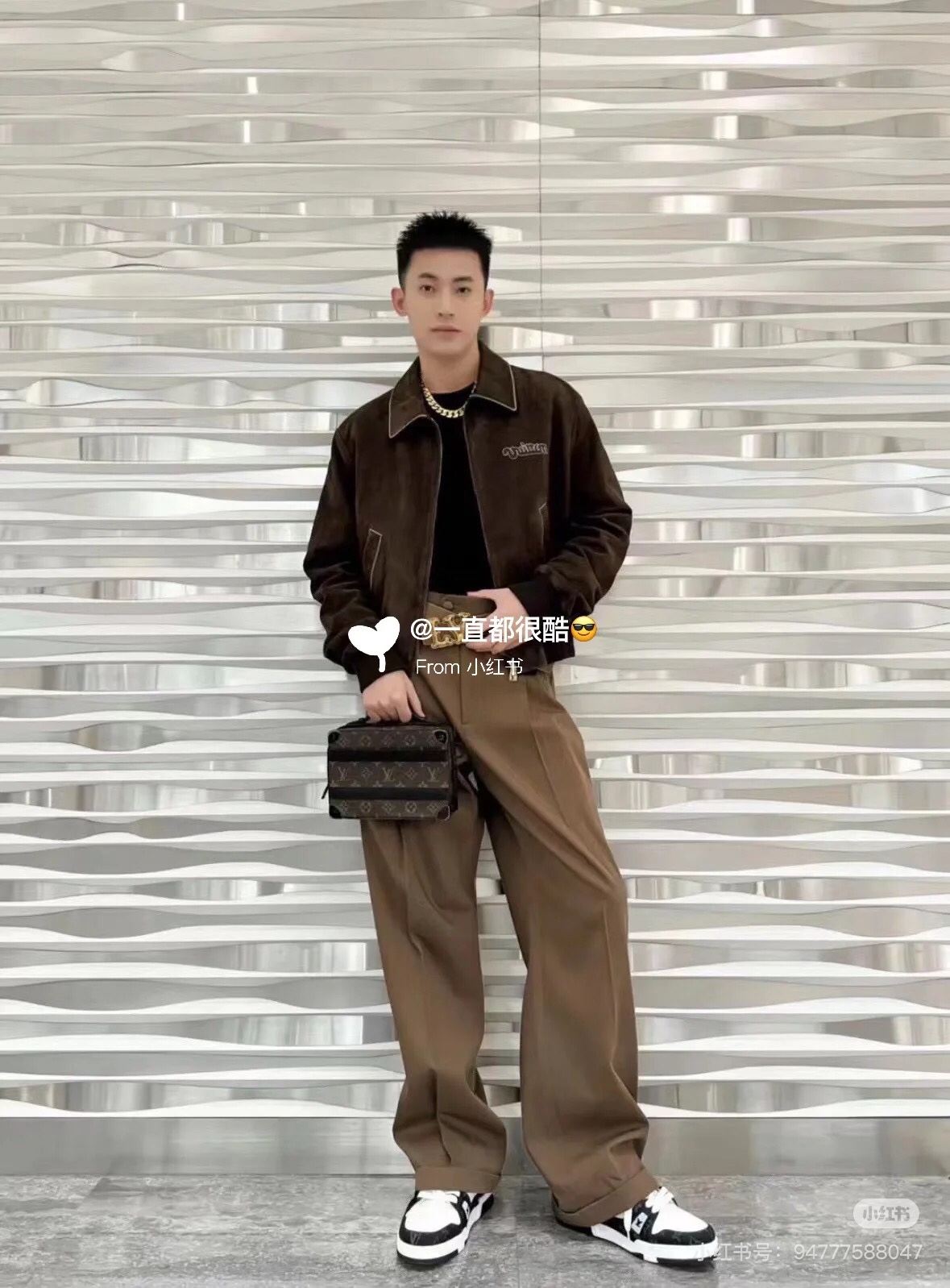 路易威登 Louis Vuitton 高定典藏名品高定成衣时装外套连衣裙衬衫T恤 #B6FF56AC 4