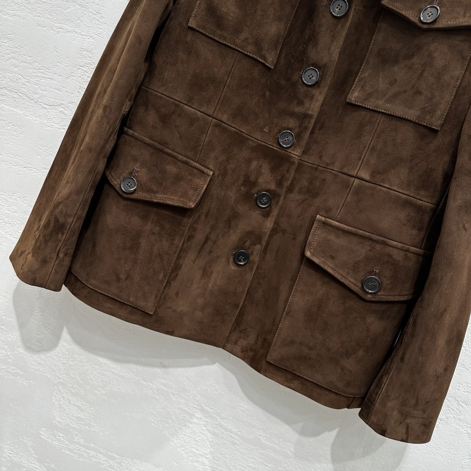 Exclusive Launch: High-End Velvet Suit with Customizable Details - 图片 3