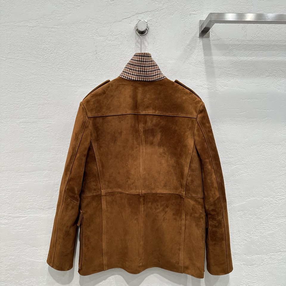 Luxurious Custom Velvet Winter Coat with Wool Collar and Classic Style - 图片 6