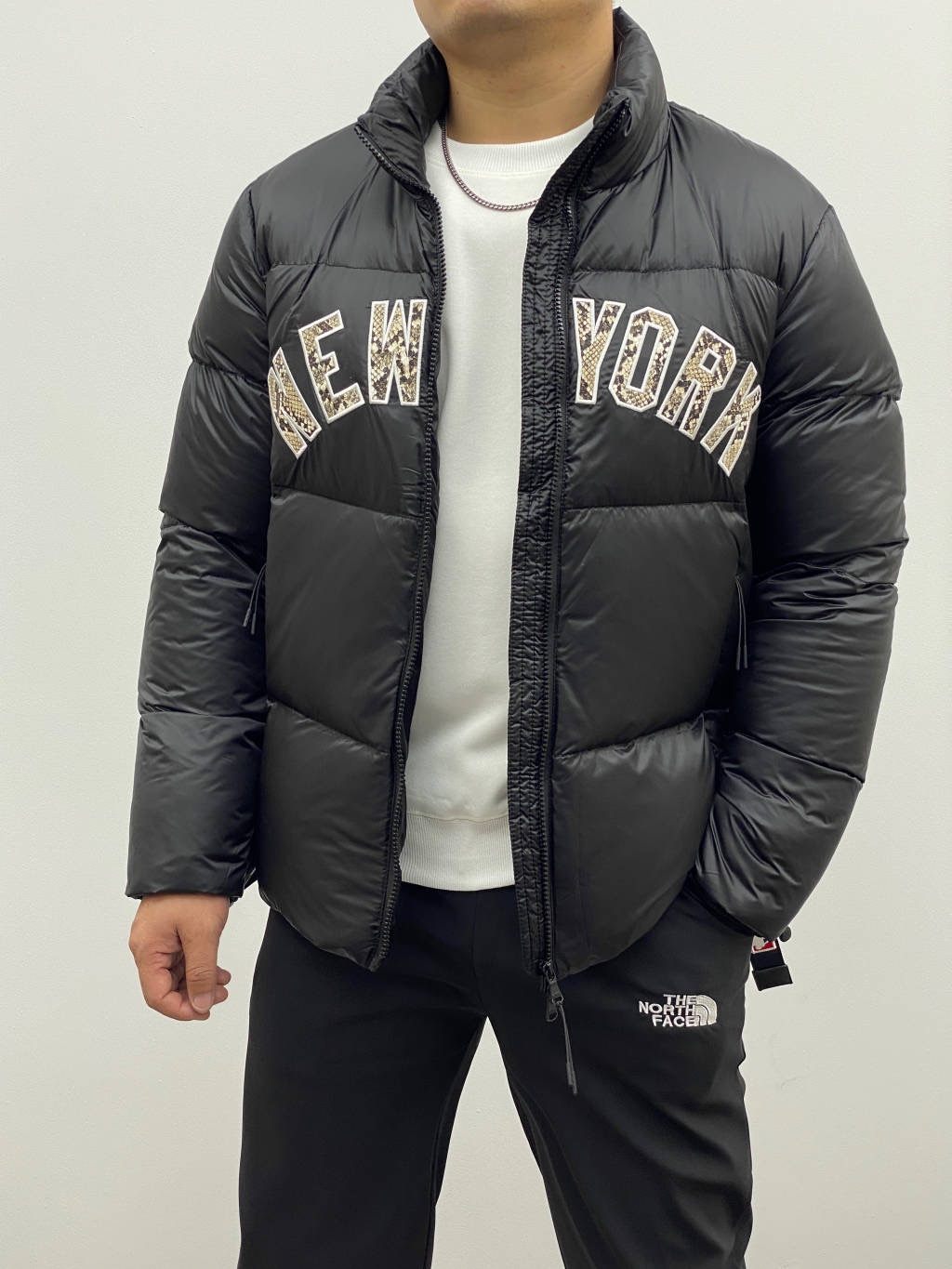 MLB Clothing Down Jacket Black White Embroidery Duck Down Winter Collection Casual