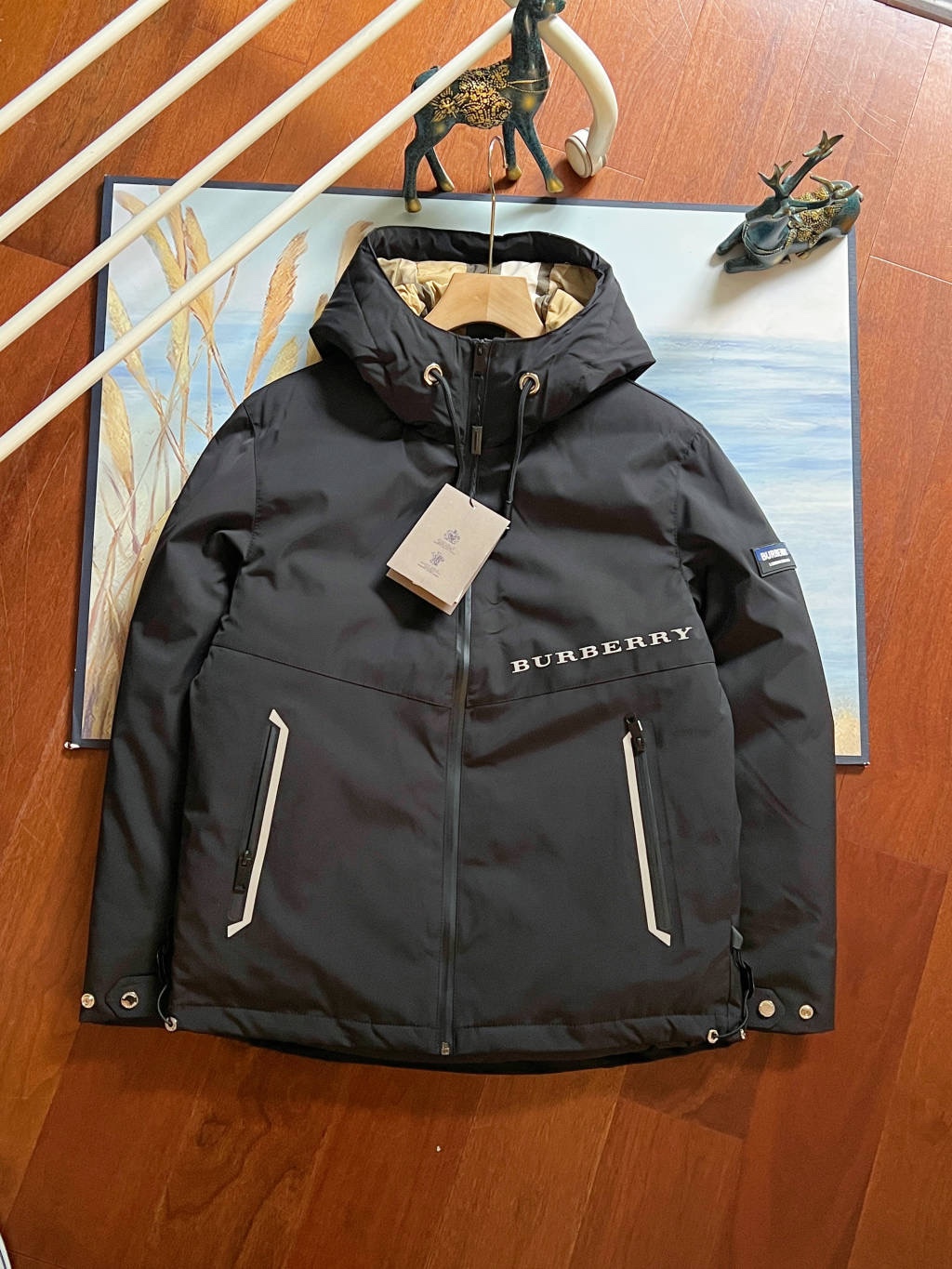 高品质顶级版本BURBERRY/巴宝莉男士连帽3M反光羽绒服英国皇室御用品牌！英国以及欧洲等国的高端限定