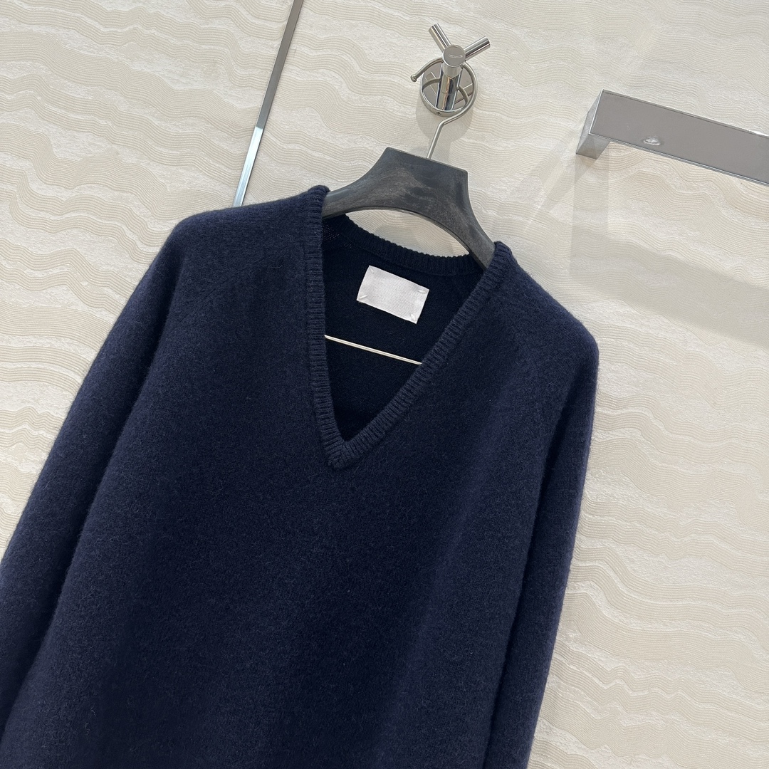 High-Quality Single-Handed Female Wool Suit with V-Collar and Oversize Top - 图片 2