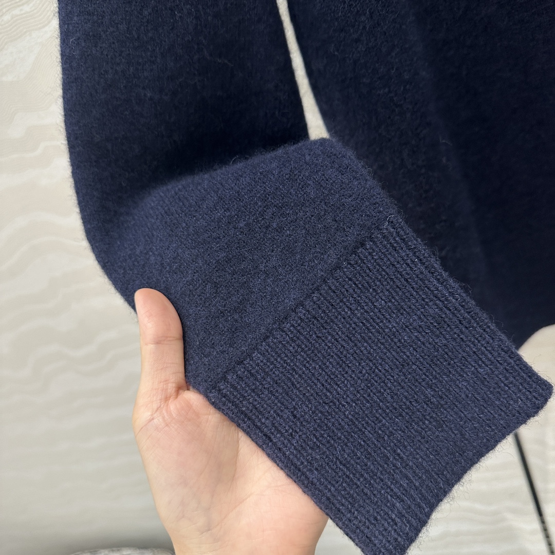 High-Quality Single-Handed Female Wool Suit with V-Collar and Oversize Top - 图片 6