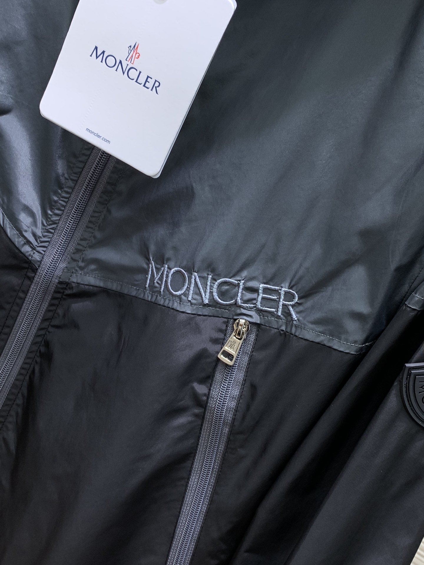 Moncler蒙口2024秋冬最新品专柜同步有售原单狠货时尚休闲连帽外套上身舒适！吸睛而有亮点采用进口原