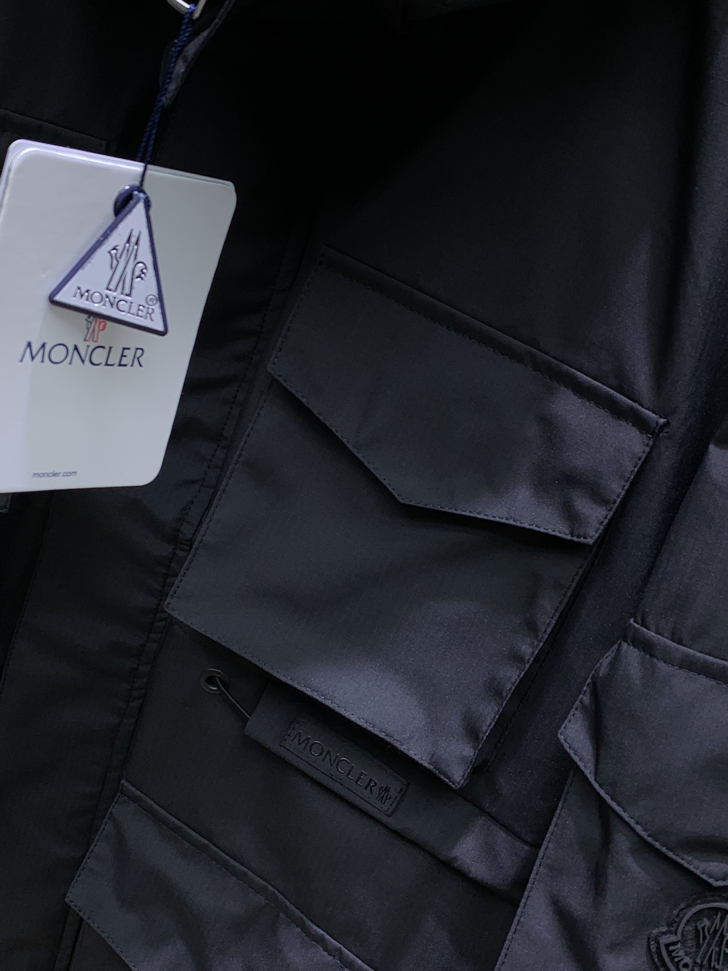 Moncler蒙口2024秋冬最新品专柜同步有售原单狠货时尚休闲连帽外套上身舒适！吸睛而有亮点采用进口原