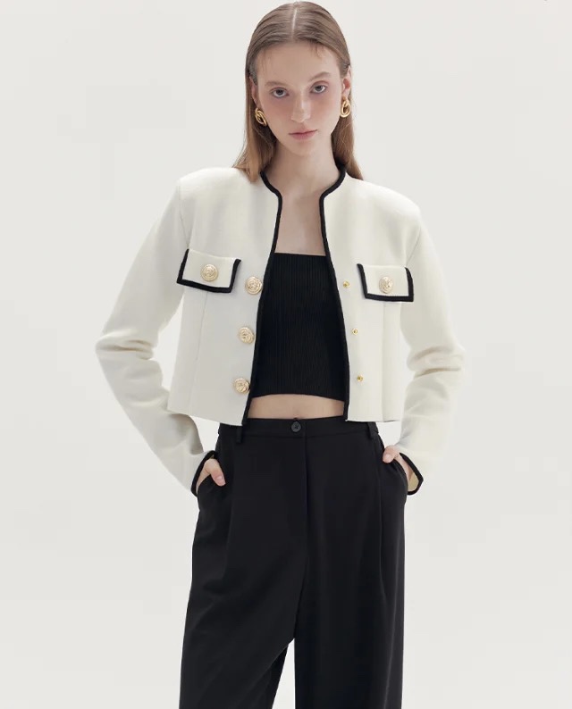 NO:331793,Model number G92842 Balmai* new high-end custom lion head gold buckle contrasting color round neck long sleeve knitted cardigan short top!  White, black, (M size bust 94, sleeve length 64, clothing length 44) hair, balmain, balmain, alexander wang19860909款号G92842 Balmai*巴尔曼新款 高端定制狮子头金扣撞色包边圆领长袖针织开衫短款上衣！白色、黑色、（M码胸围94,袖长64,衣长44）发,,balmain,balmain,alexander wang,Women's clothing