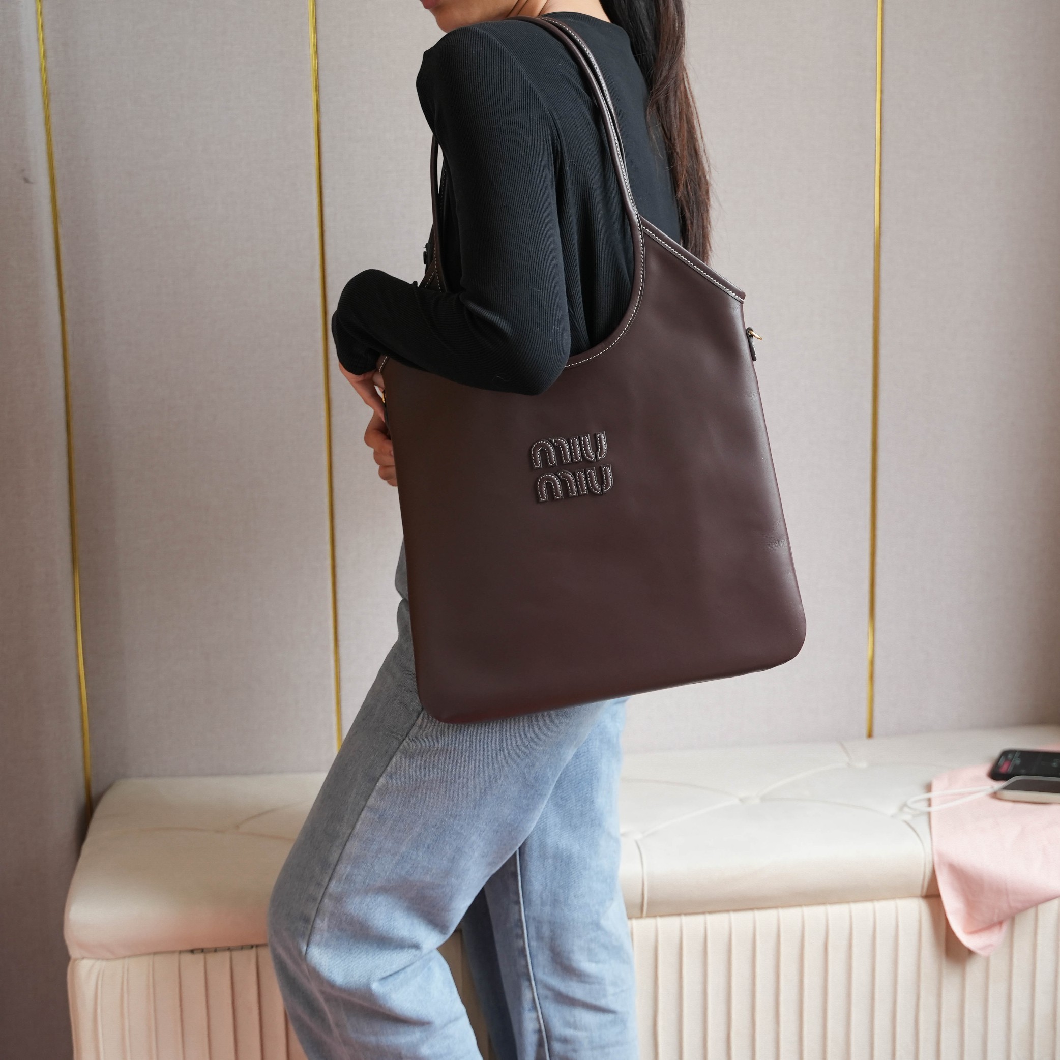 NO:558339,5BG231 (briar color) upper body effect reference, MIUMIU, miumiu198609095BG231（石楠木色） 上身效果参考,MIUMIU,miumiu,Bag