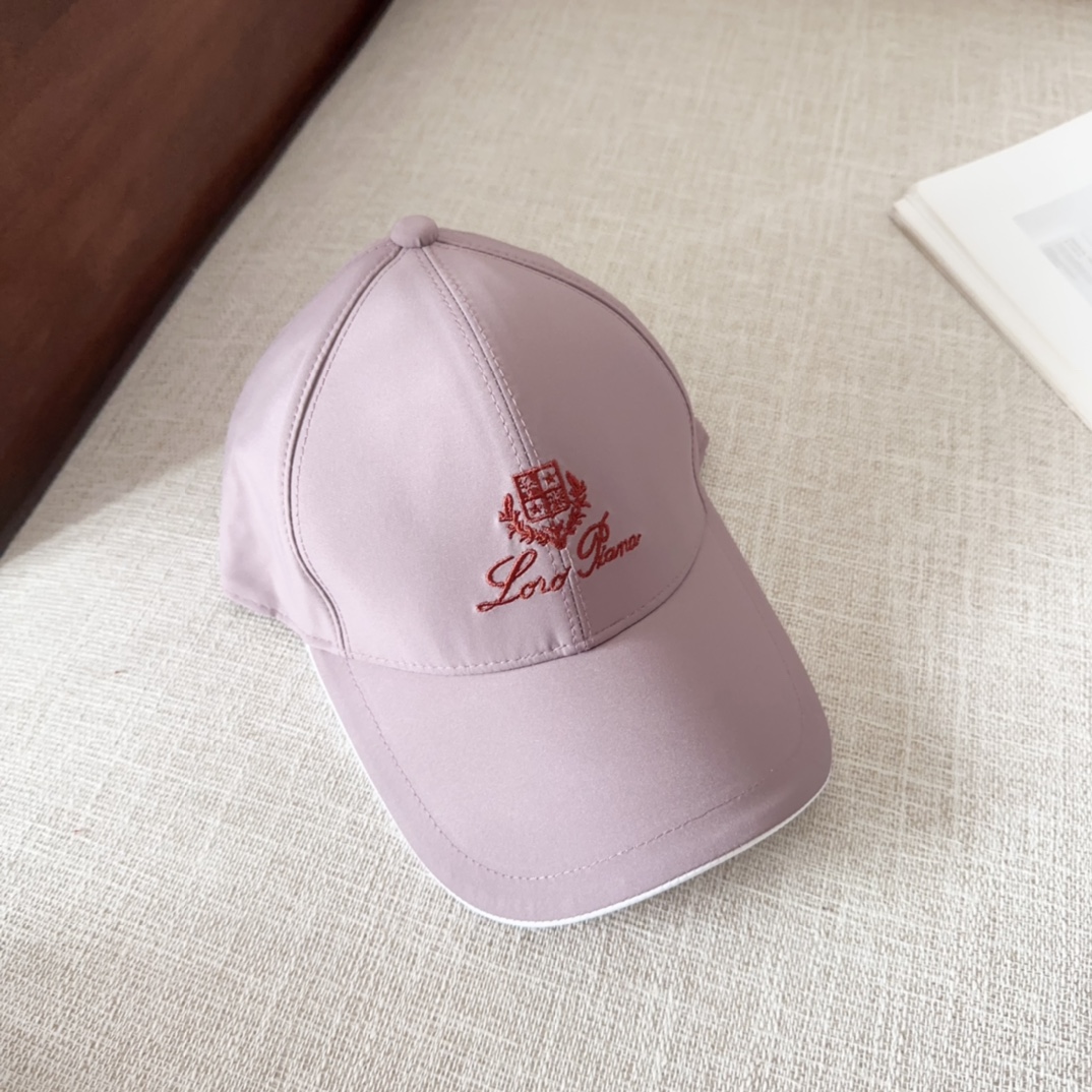 

Loro Piana(诺悠翩雅) 新款高版本棒球帽，大牌同步，超好搭配，出货！