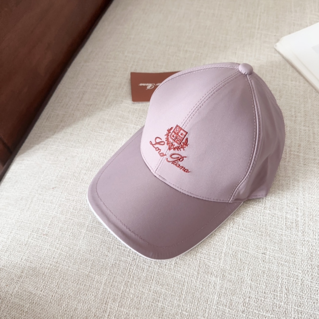 

Loro Piana(诺悠翩雅) 新款高版本棒球帽，大牌同步，超好搭配，出货！