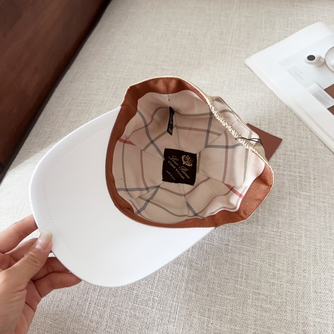 

Loro Piana(诺悠翩雅) 新款高版本棒球帽，大牌同步，超好搭配，出货！