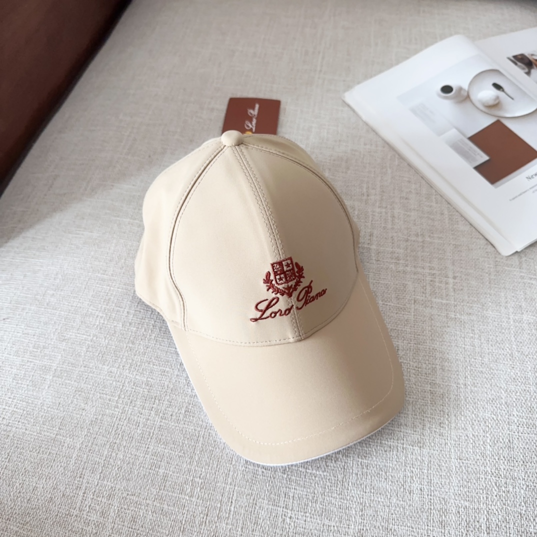 

Loro Piana(诺悠翩雅) 新款高版本棒球帽，大牌同步，超好搭配，出货！