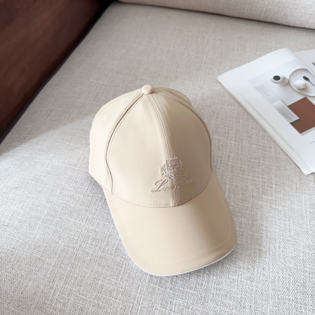 

Loro Piana(诺悠翩雅) 新款高版本棒球帽，大牌同步，超好搭配，出货！