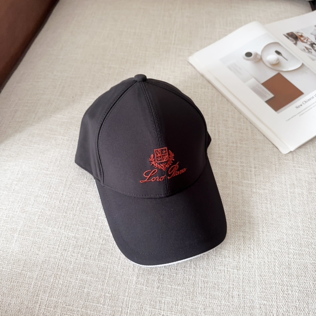 

Loro Piana(诺悠翩雅) 新款高版本棒球帽，大牌同步，超好搭配，出货！