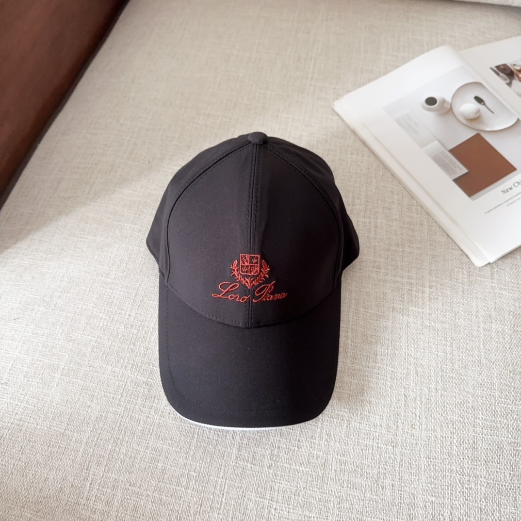 

Loro Piana(诺悠翩雅) 新款高版本棒球帽，大牌同步，超好搭配，出货！