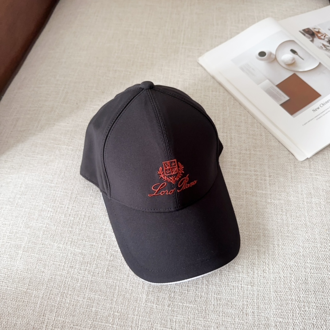 

Loro Piana(诺悠翩雅) 新款高版本棒球帽，大牌同步，超好搭配，出货！