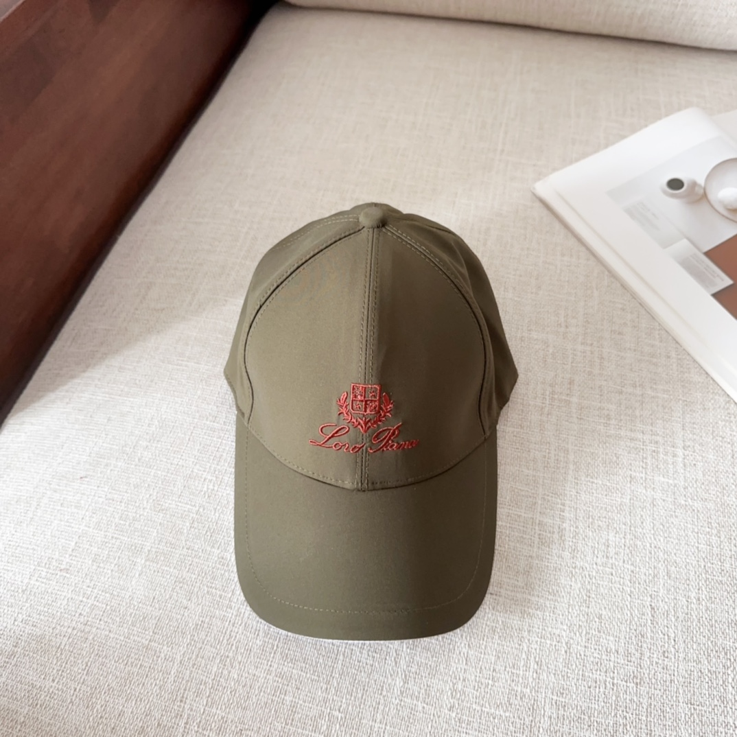 

Loro Piana(诺悠翩雅) 新款高版本棒球帽，大牌同步，超好搭配，出货！