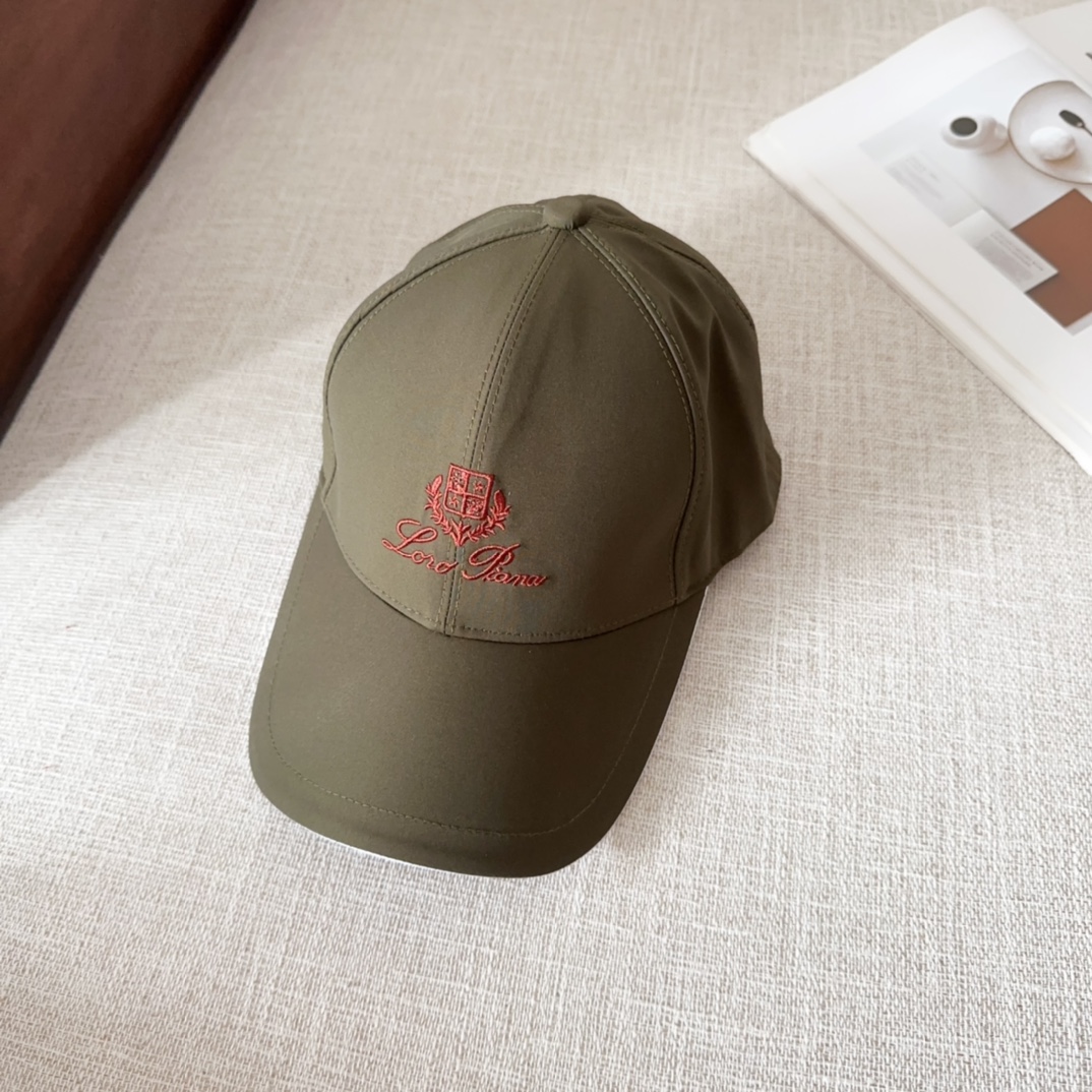 

Loro Piana(诺悠翩雅) 新款高版本棒球帽，大牌同步，超好搭配，出货！