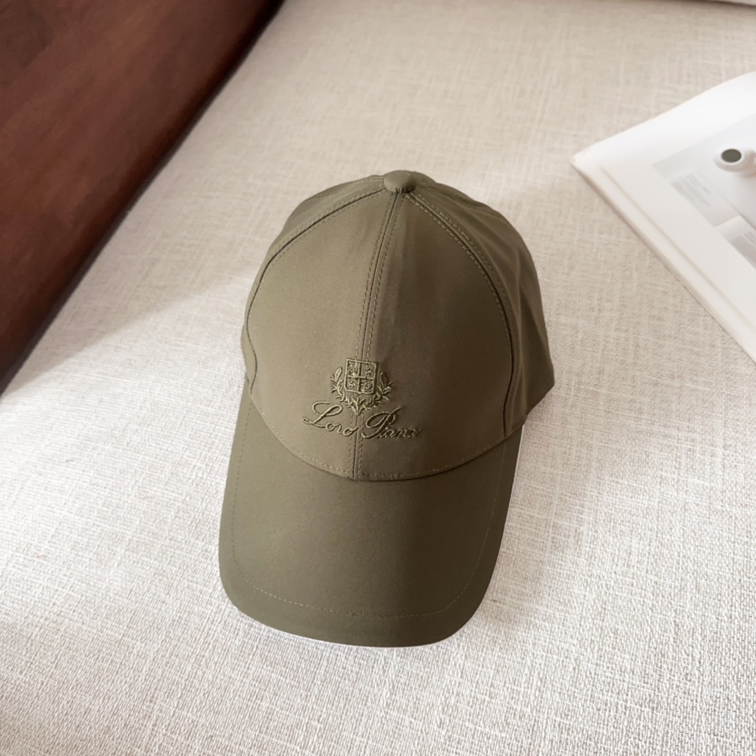 

Loro Piana(诺悠翩雅) 新款高版本棒球帽，大牌同步，超好搭配，出货！
