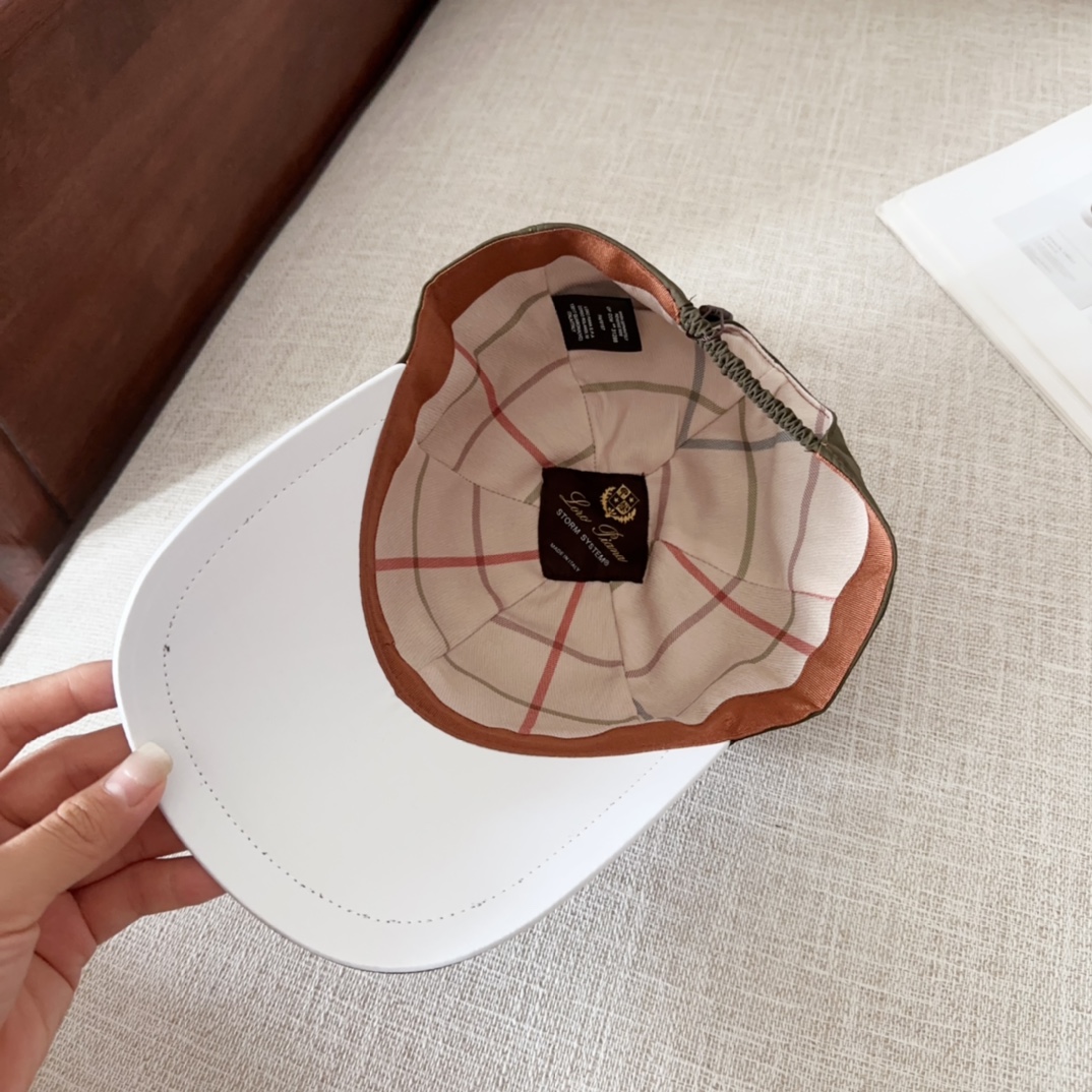 

Loro Piana(诺悠翩雅) 新款高版本棒球帽，大牌同步，超好搭配，出货！