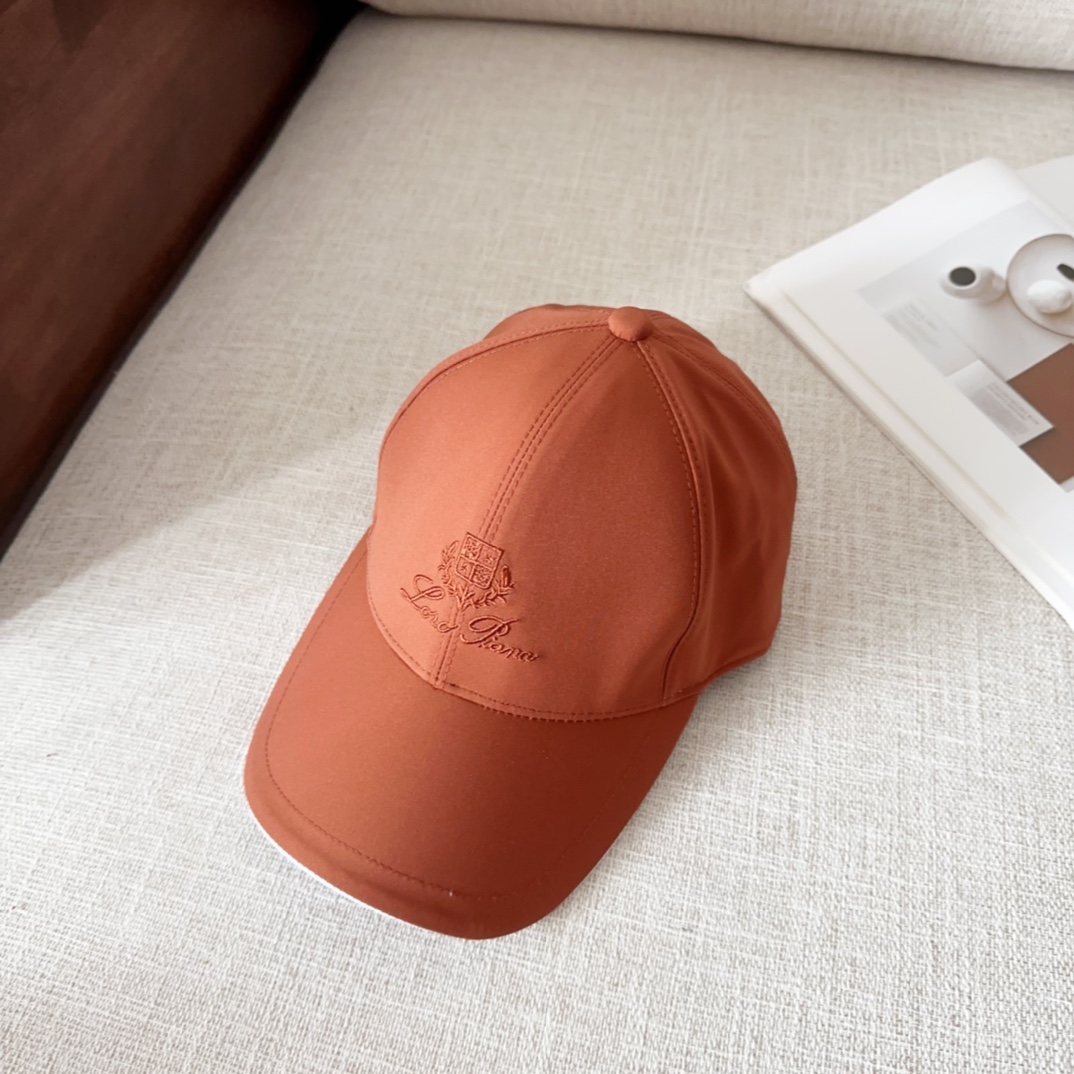 

Loro Piana(诺悠翩雅) 新款高版本棒球帽，大牌同步，超好搭配，出货！