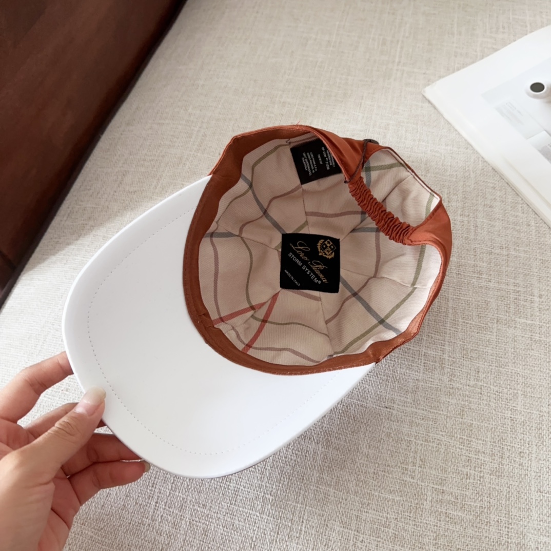 

Loro Piana(诺悠翩雅) 新款高版本棒球帽，大牌同步，超好搭配，出货！