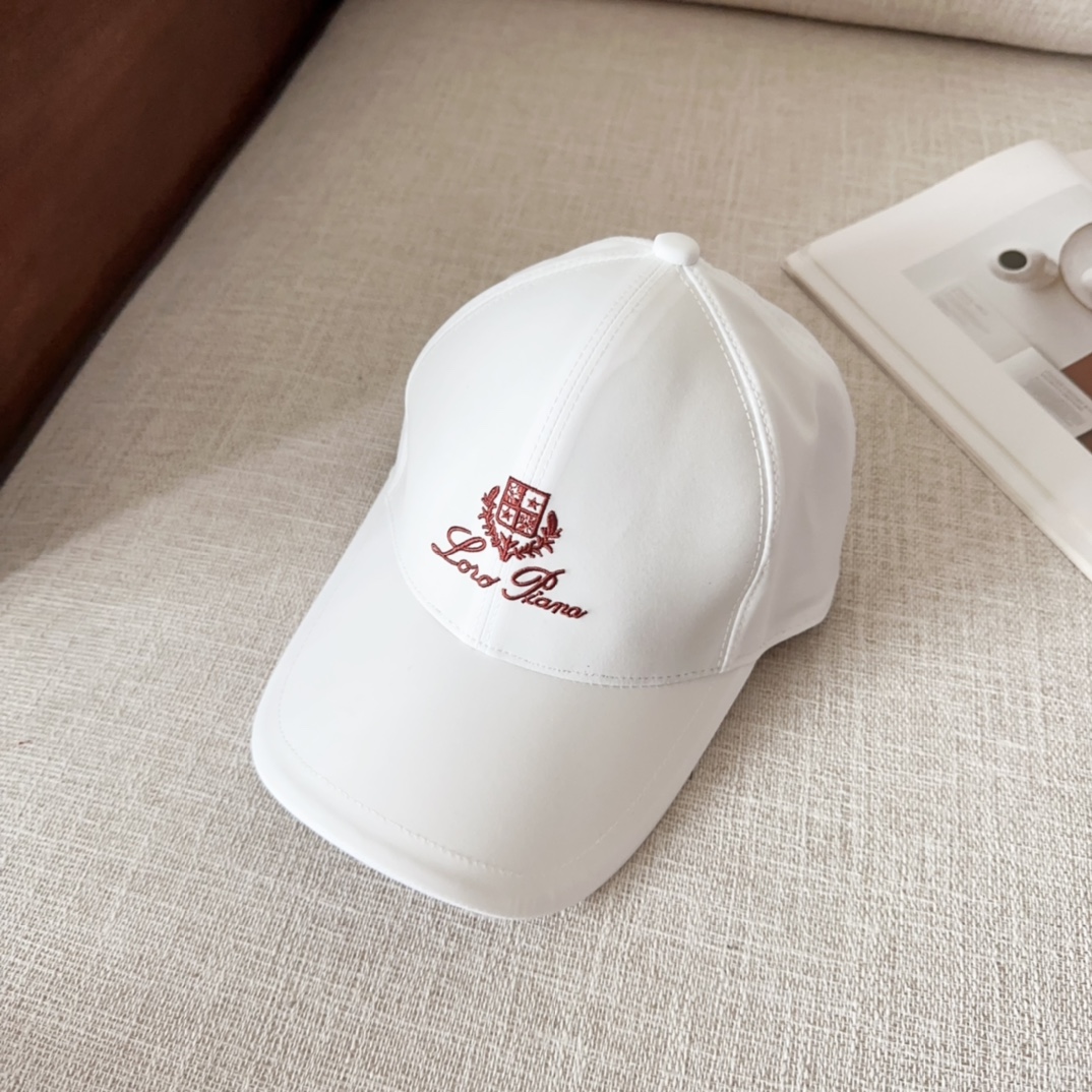 

Loro Piana(诺悠翩雅) 新款高版本棒球帽，大牌同步，超好搭配，出货！
