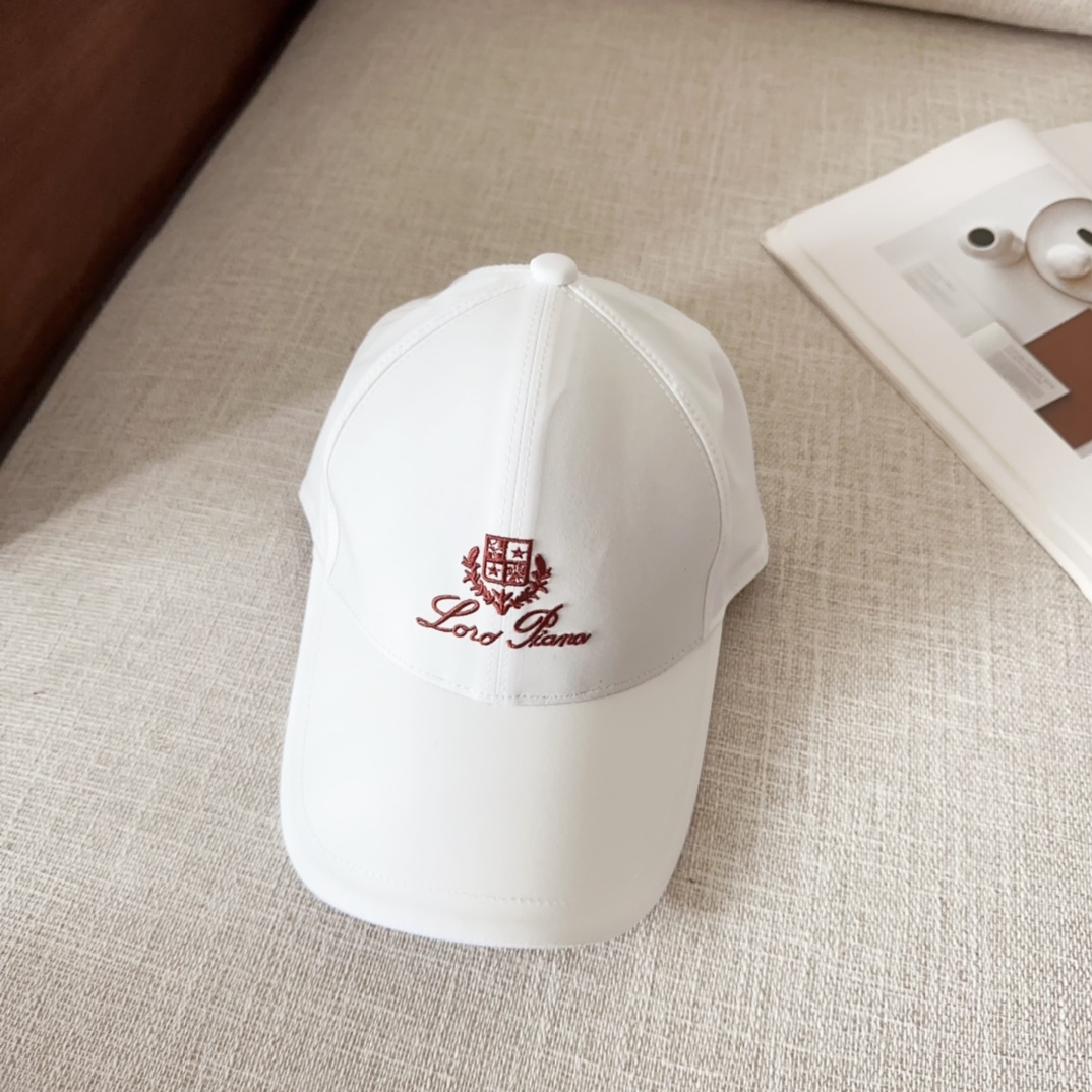 

Loro Piana(诺悠翩雅) 新款高版本棒球帽，大牌同步，超好搭配，出货！