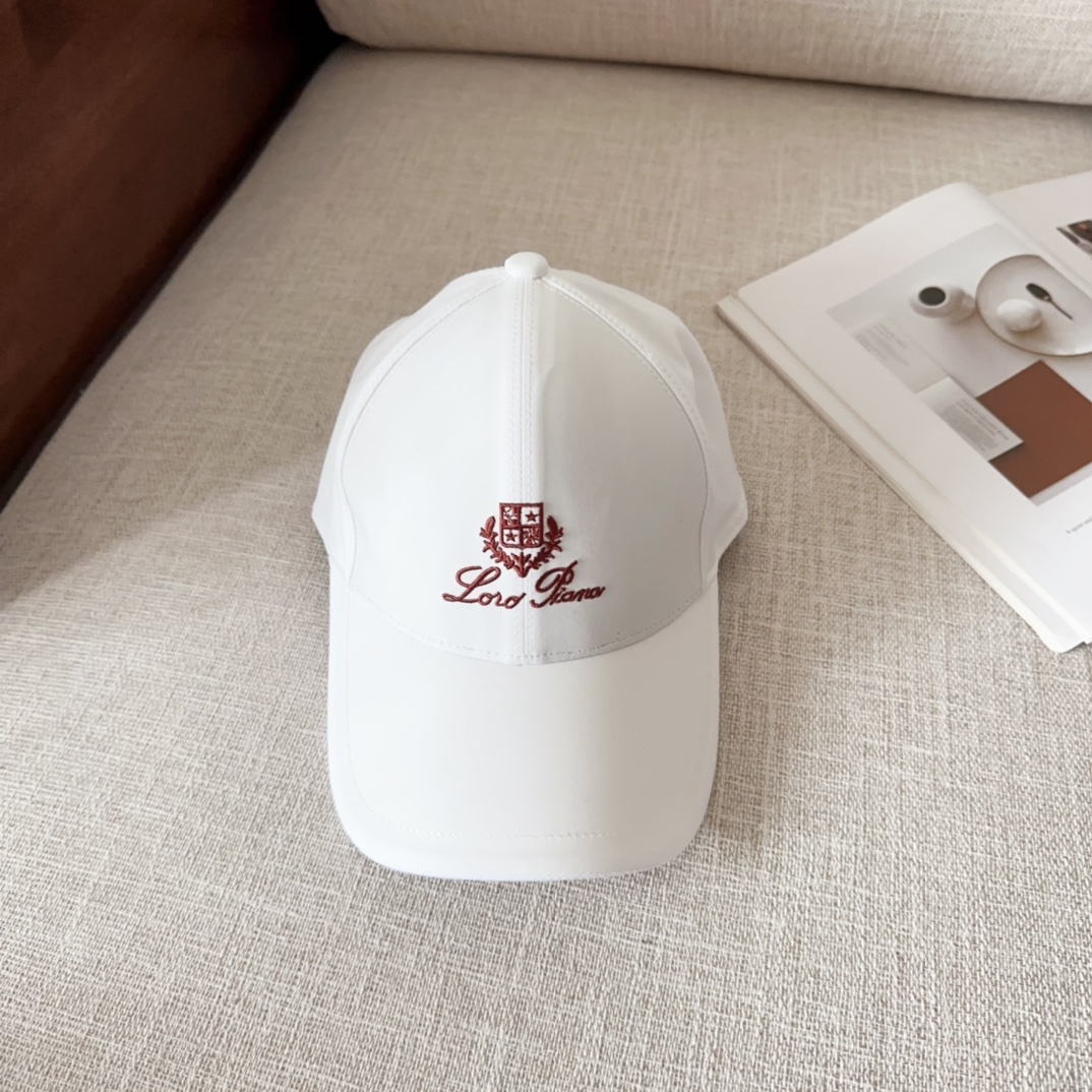 

Loro Piana(诺悠翩雅) 新款高版本棒球帽，大牌同步，超好搭配，出货！
