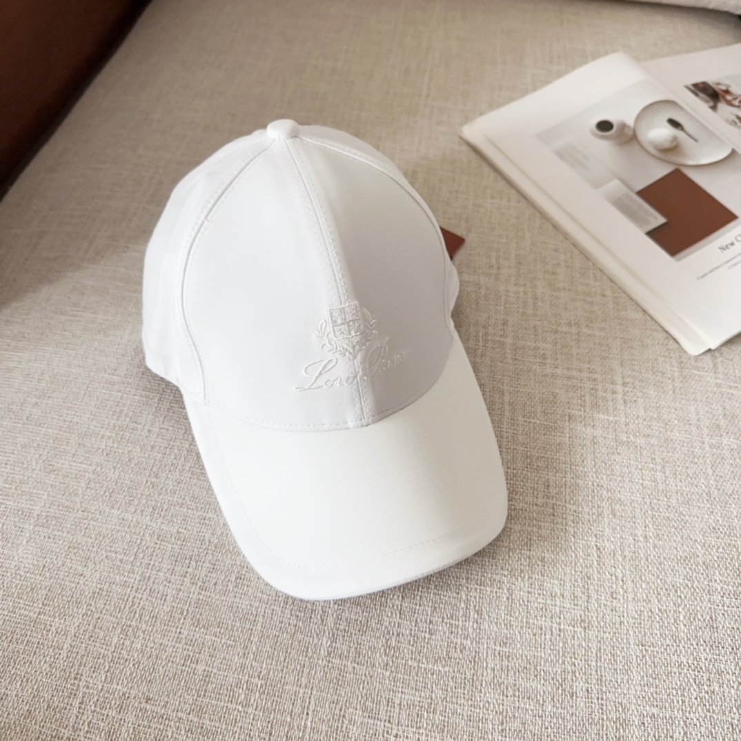 

Loro Piana(诺悠翩雅) 新款高版本棒球帽，大牌同步，超好搭配，出货！