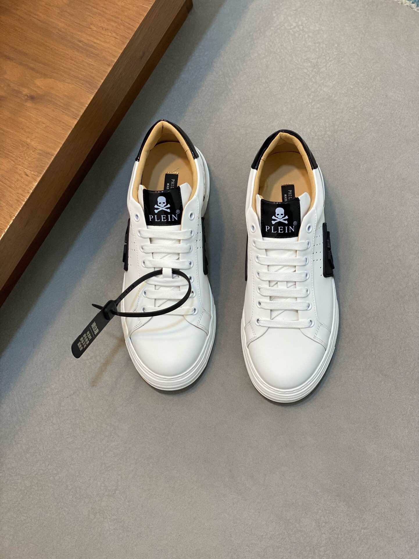 NO:219347,Brand PHILIPP PLEIN Color original color matching Number of 39-44 Custom made 38.45 Price Material Philip Purant's latest original replica!  Original single boutique fashion sneakers are first-class in workmanship, with soft cowhide upper splicing. Perfect combination, imported water-dyed cowhide foot pads@suitable for all kinds of travel, rubber sole non-slip and wear-resistant, qp Philip casual shoes, PHILIPP PLEIN, sneakers, cowhide19860909品牌PHILIPP PLEIN 颜色原版配色 码数39-44定做38.45 价格 材质菲利普·普兰最新款原版复刻！原单精品时尚运动鞋做工一流,鞋面柔软牛皮拼接.完美结合、进口水染牛皮垫脚@适合各种出行,橡胶大底防滑耐磨,qp 菲利普 休闲鞋,PHILIPP PLEIN,sneakers,cowhide,Men's shoes