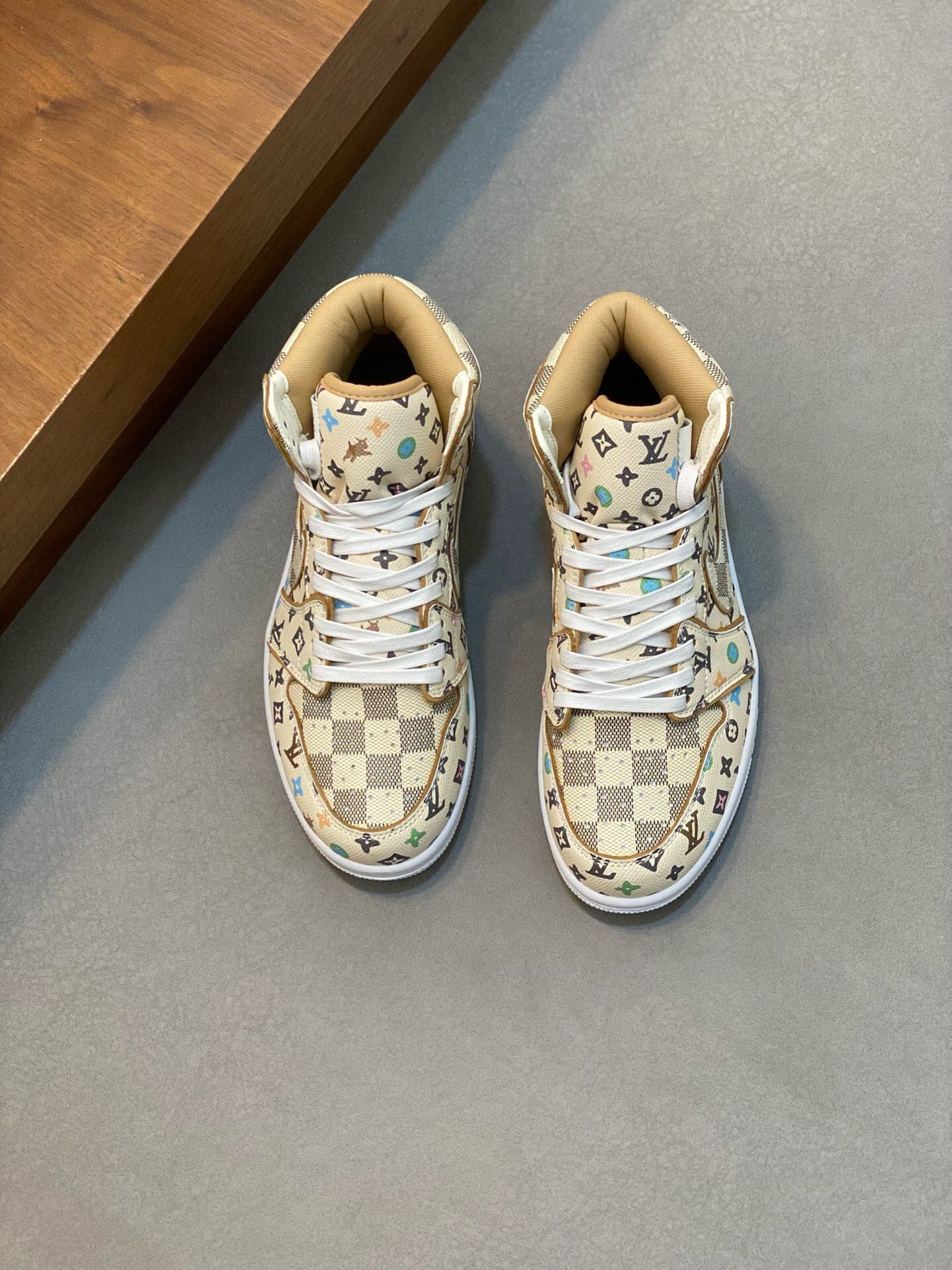 NO:217371,Brand LV·NiKe color original color matching, code number 38-44 customized 45.46 price Material Louis Vuitton·Nike counter new casual shoes!  The Louis Vuitton x x Nike co-branded model basically continues the style of THE TEN. The visual effects of the Swoosh car line and shoe tongue label are quite familiar, and they have both fashion and trendy attributes!  The upper is made of original material and original rubber outsole. Welcome to compare, Louis Vuitton, louis vuitton, louis vuitton, louis vuitton, stuart weitzman19860909品牌LV·NiKe 颜色原版配色 码数38-44定做45.46 价格 材质路易威登·耐克专柜新品休闲鞋！Louis Vuitton x x Nike 联名款,设计思路基本上是延续 THE TEN 的风格,Swoosh 车线、鞋舌标签视觉效果相当熟悉,兼具时尚与潮流属性！鞋面采用原版材质,原版橡胶大底 欢迎对比,路易威登,louis vuitton,louis vuitton,louis vuitton,stuart weitzman,Men's shoes