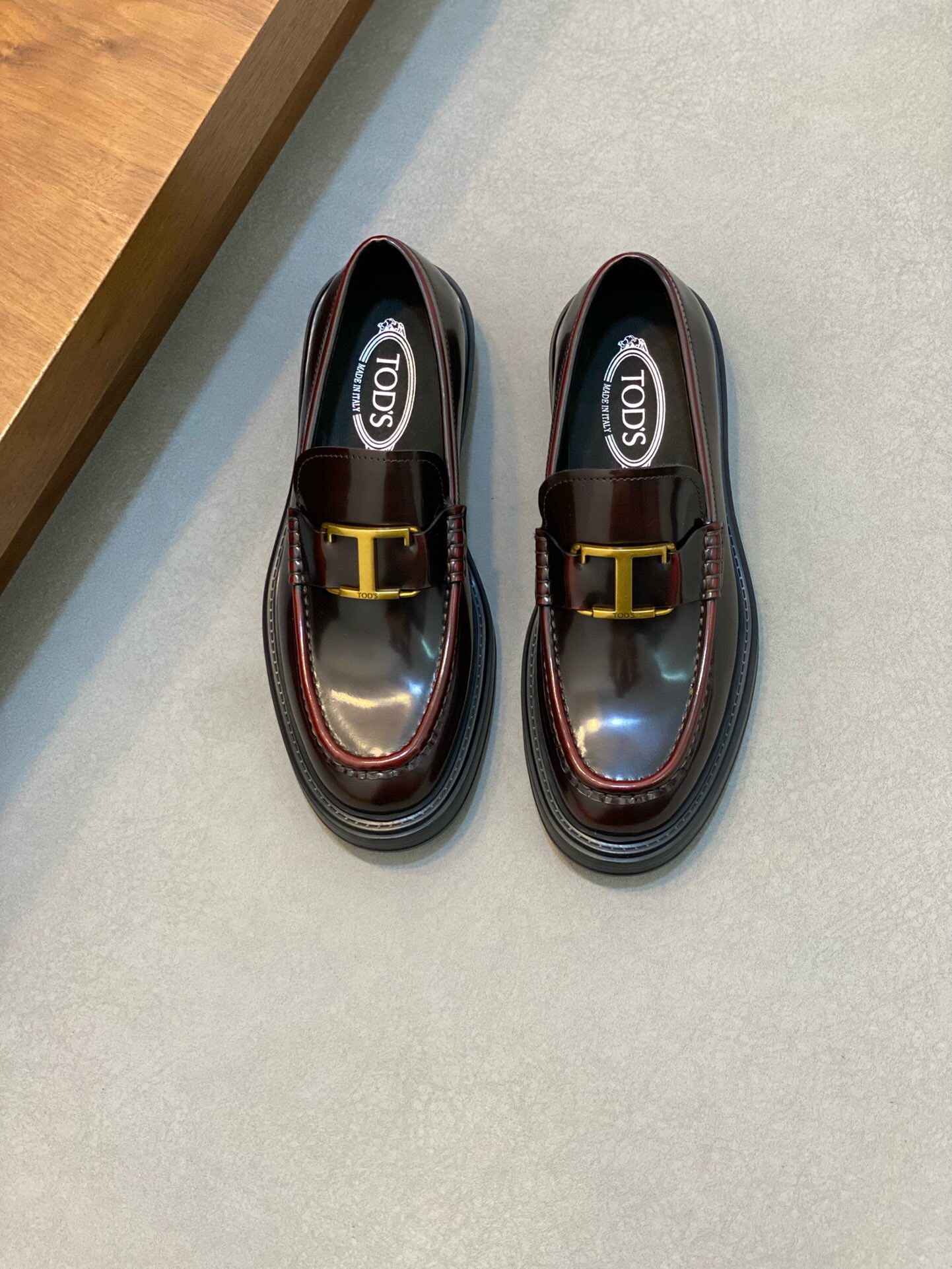 NO:218969,Brand TOD'S color original color matching Size 39-44 Custom made 38/45 Price Material Todds Men's New Loafers Driving Foot Shoes Used top layer cowhide leather with strong texture   cowhide inner Comfortable and breathable   original Open mold Customized Rubber outsole market highest quality, TOD'S leather shoes, Tod's, loafers, cowhide19860909品牌TOD'S 颜色原版配色 码数39-44订做38/45 价格 材质托德斯男士 新款 乐福鞋驾车 套脚鞋 采用头层牛皮皮质感极强 牛皮内里 舒适透气 原版 开模 定制 橡胶大底市场最高品质,TOD'S皮鞋,Tod's,loafers,cowhide,Men's shoes