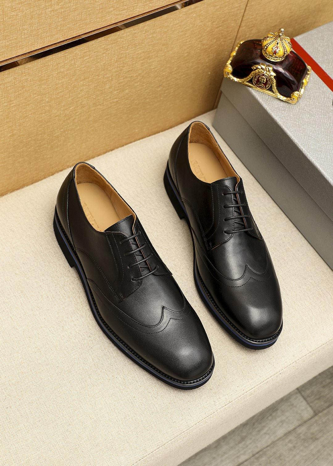 NO:271034,[Prada PRADA] (full high-end cowhide inner lining) latest genuine leather business suit shoes are on the market simultaneously, imported from Italy, first layer calfskin is made of one-to-one, 1:1 rubber sole on the official website. It is versatile, high-end and classy, ​​and the color combination is extraordinary. This four-season model is charming when worn on the feet and shows the temperament of the big brand. Standard code 39-44 (customized by 38.45.46.47), prada, prada, business suit, cowhide19860909【普拉达PRADA】（全高端牛皮内里）最新真皮商务西装鞋官网同步上市,意大利进口 头层小牛皮一比一重金打造,官网1:1橡胶大底.穿着百搭,高档不失档次,彩色搭配气度不凡.此款四季款,穿在脚上魅力四射尽显大牌气质.标准码39-44（38.45.46.47订制）,,prada,prada,business suit,cowhide,Men's shoes