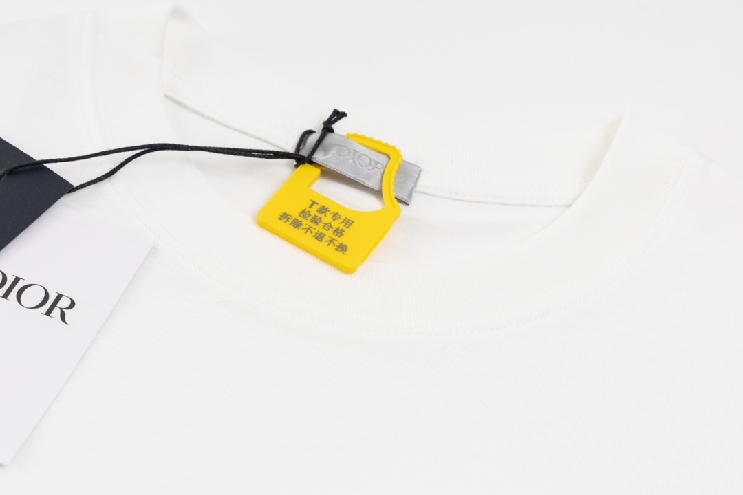 Micro-Sensor Embroidery Sculptor: Advanced Techniques and 3D Simulations in Embroidery Art - 图片 4
