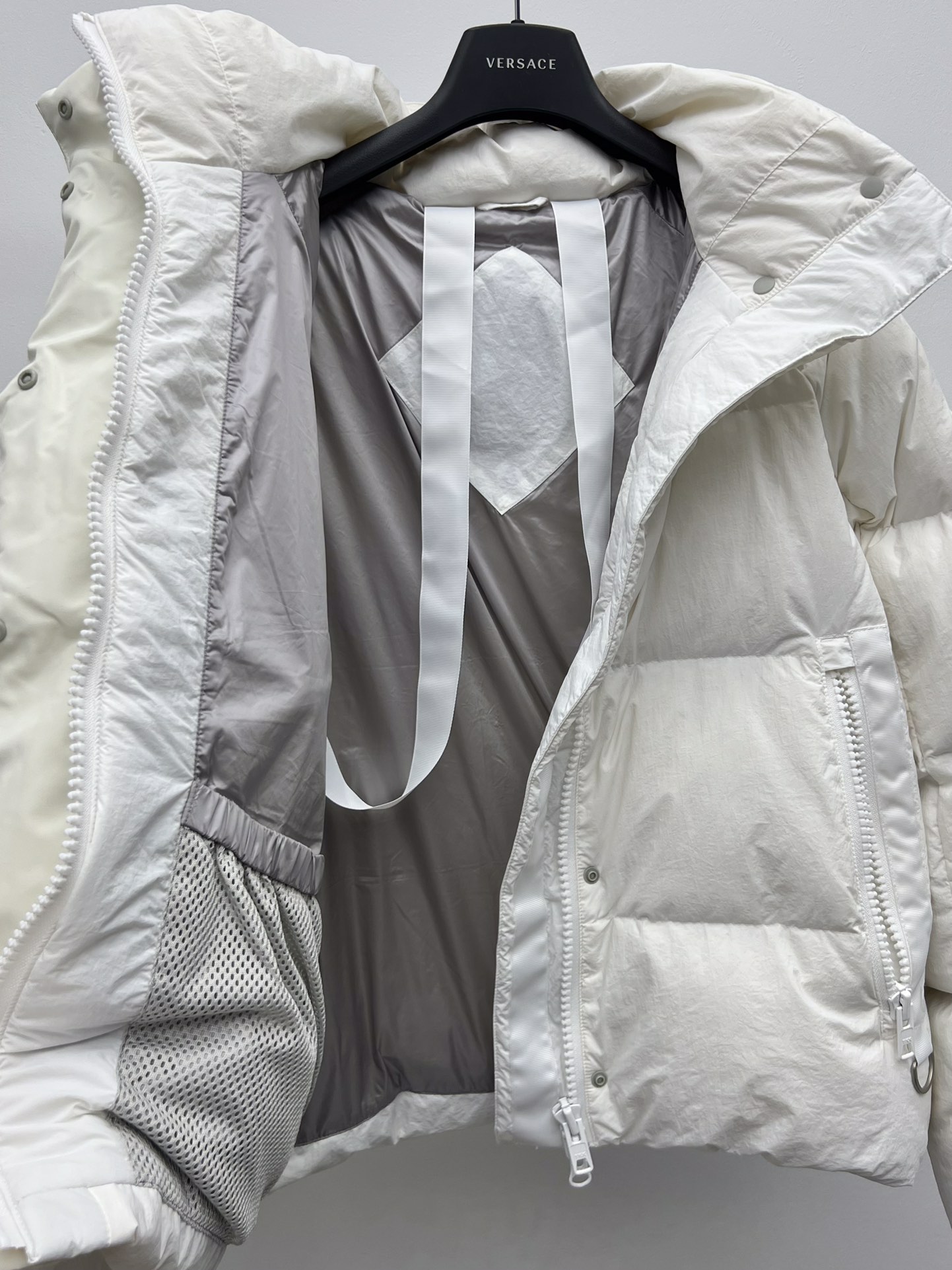 “Canada Goose Women’s Junction Pike Suit: Durable, Warm, and Versatile” - 图片 5