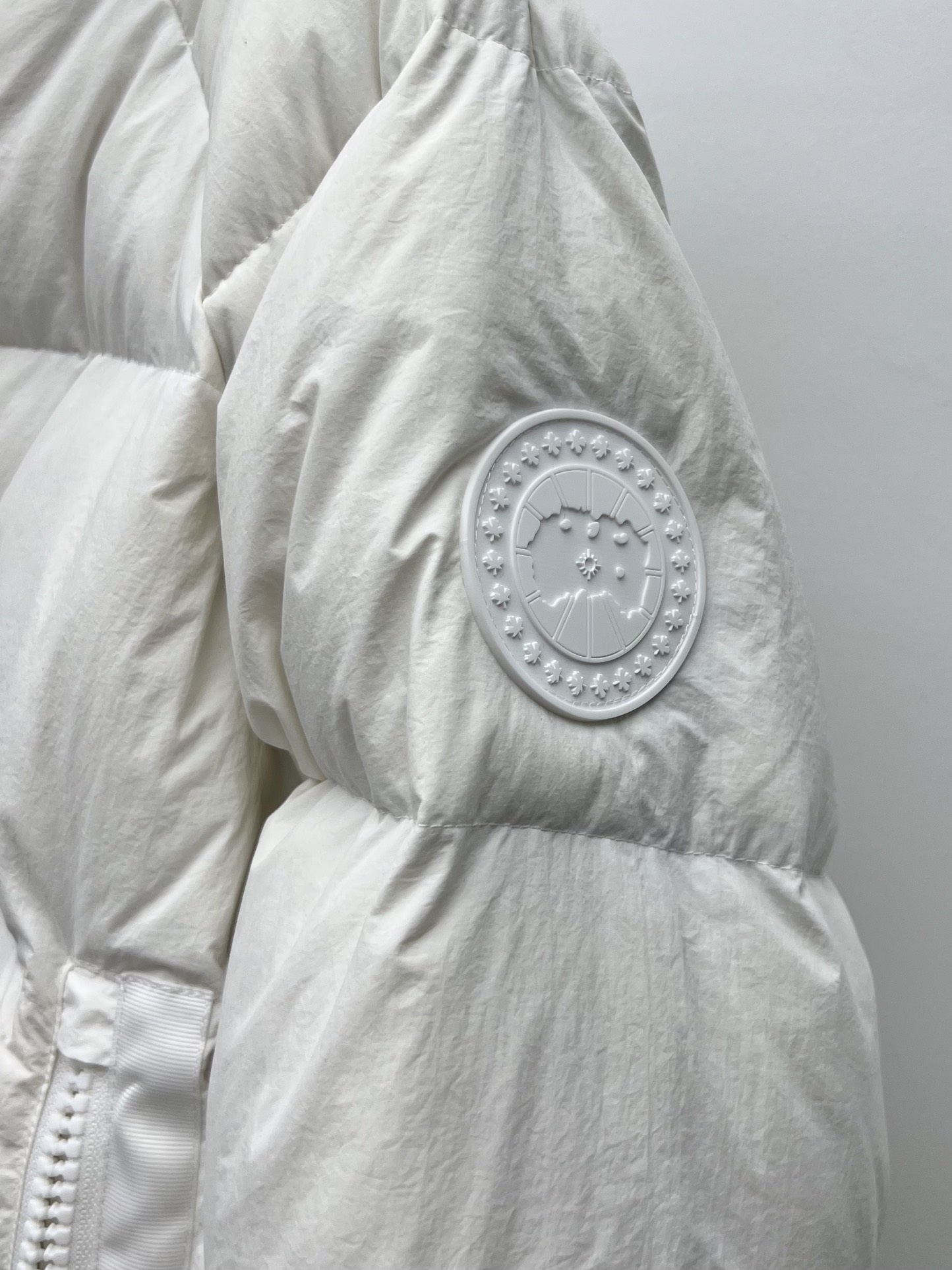 “Canada Goose Women’s Junction Pike Suit: Durable, Warm, and Versatile” - 图片 4