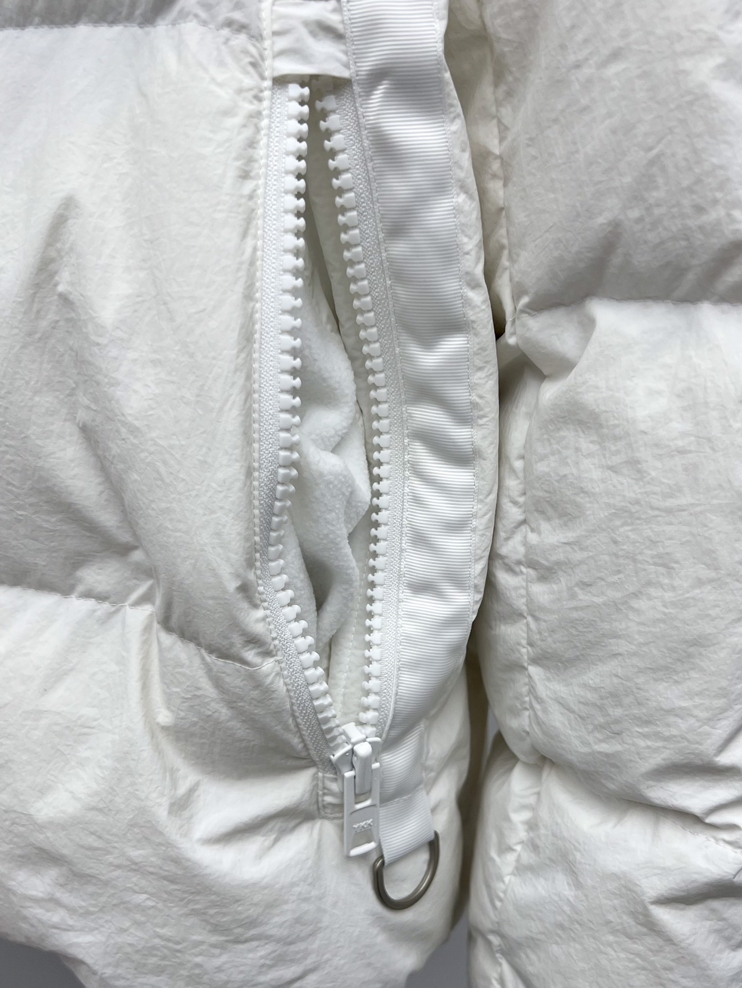 “Canada Goose Women’s Junction Pike Suit: Durable, Warm, and Versatile” - 图片 7