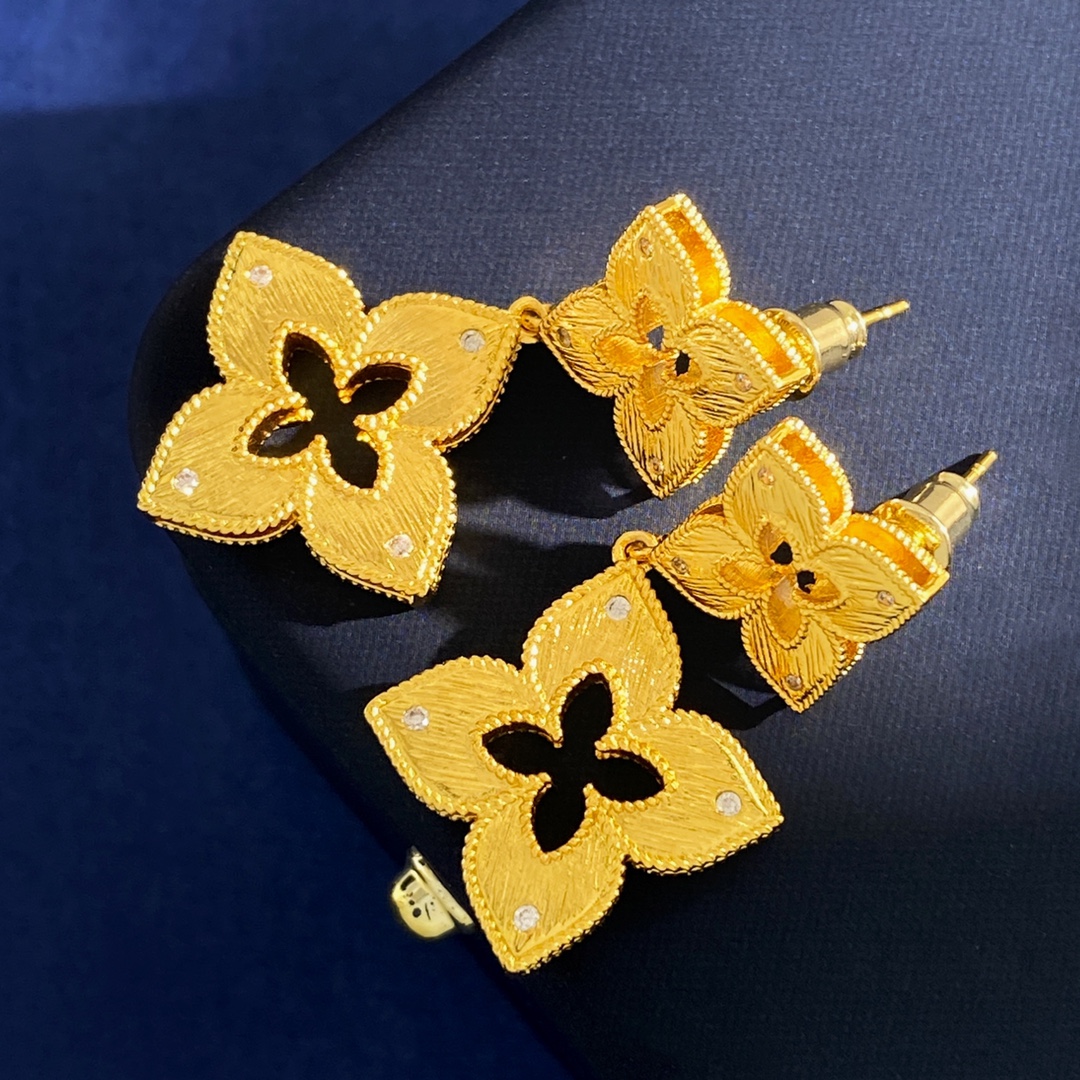  RC80 55 59 
Roberto Coin珂瑛 四瓣花 四叶花 镶小白钻金属拉丝镂空玑镂雕花大小