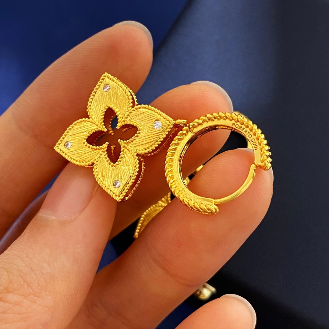 Roberto Coin Venetian Princess earrings yellow gold with clear diamond accents 15mm hoop diameter 20mm drop length