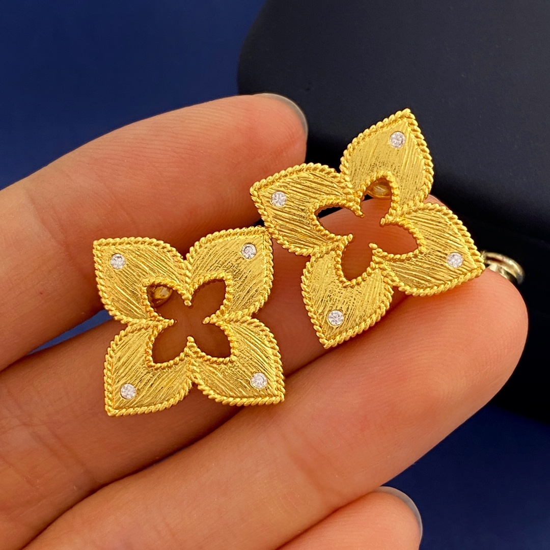 Roberto Coin Venetian Princess earrings Yellow gold with clear diamond accents Large