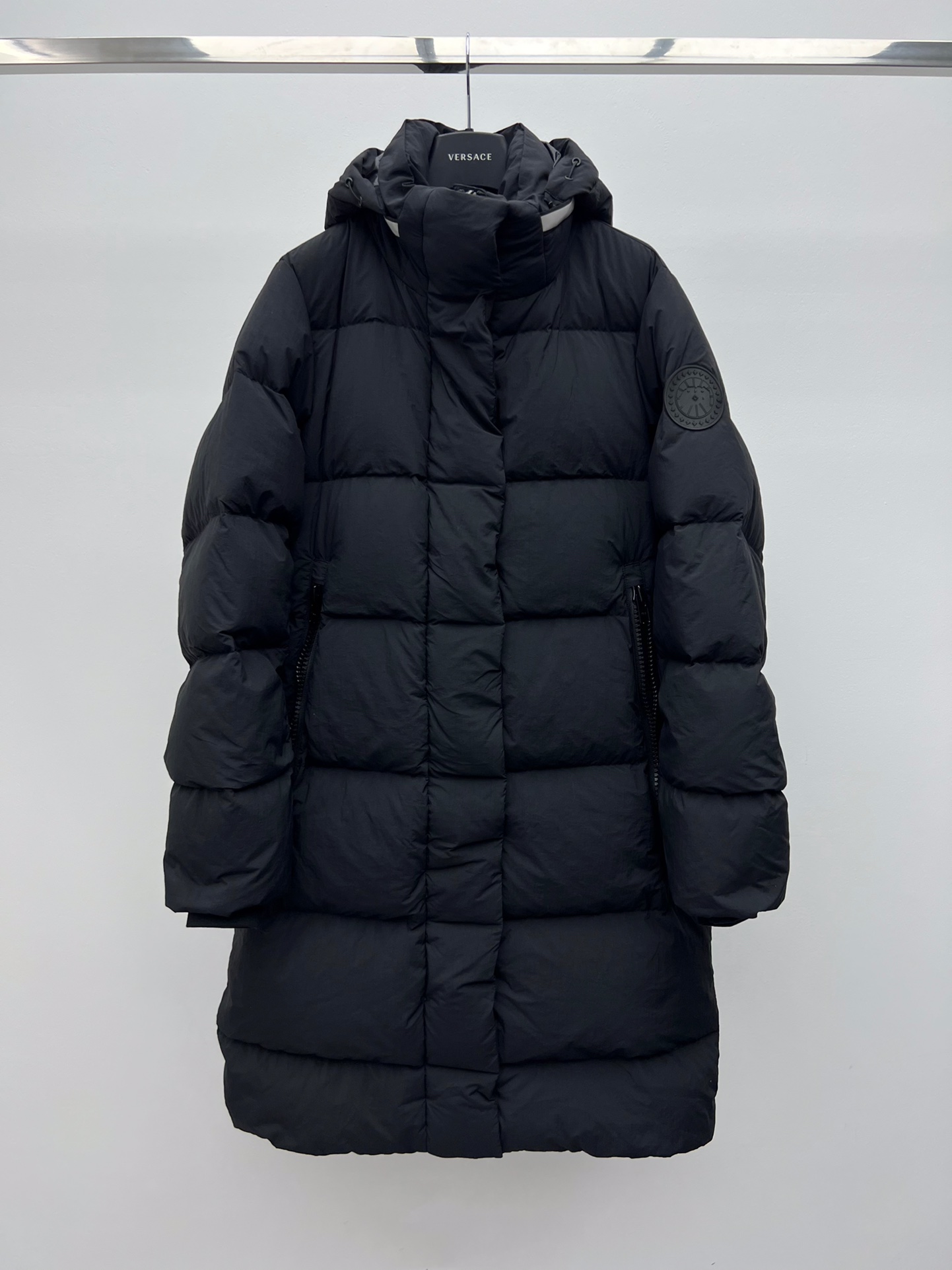 High-quality Canada Goose female suit with Cordura fabric for endurance and comfort - 图片 1