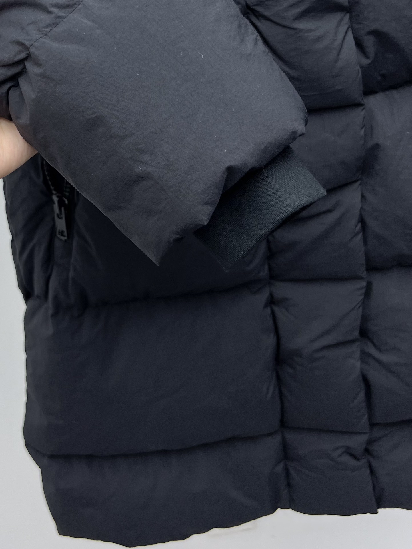 High-quality Canada Goose female suit with Cordura fabric for endurance and comfort - 图片 6