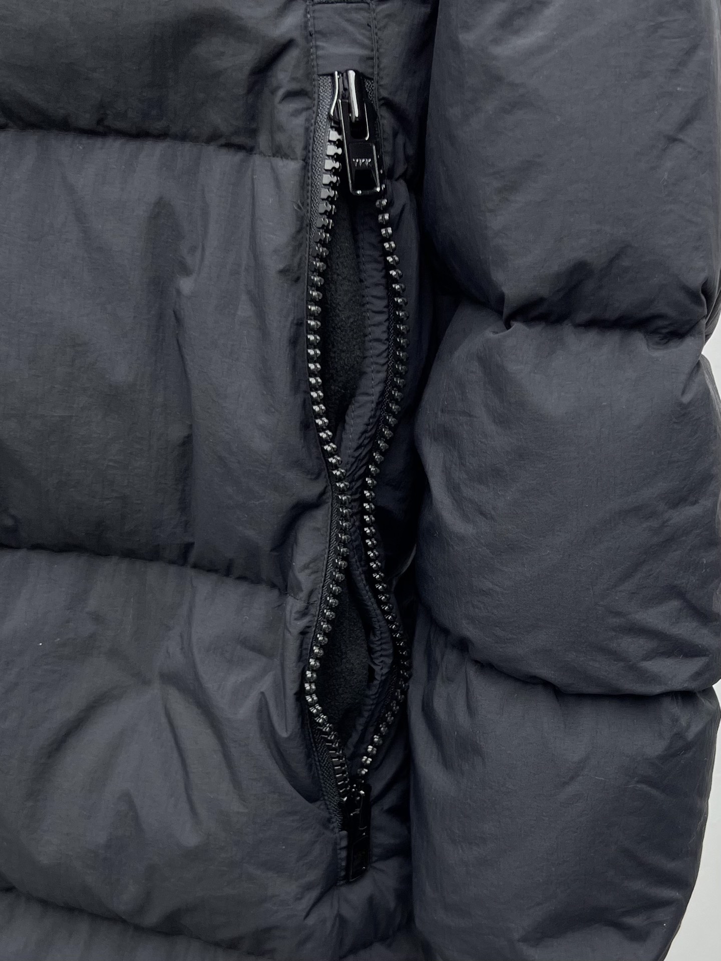 High-quality Canada Goose female suit with Cordura fabric for endurance and comfort - 图片 4