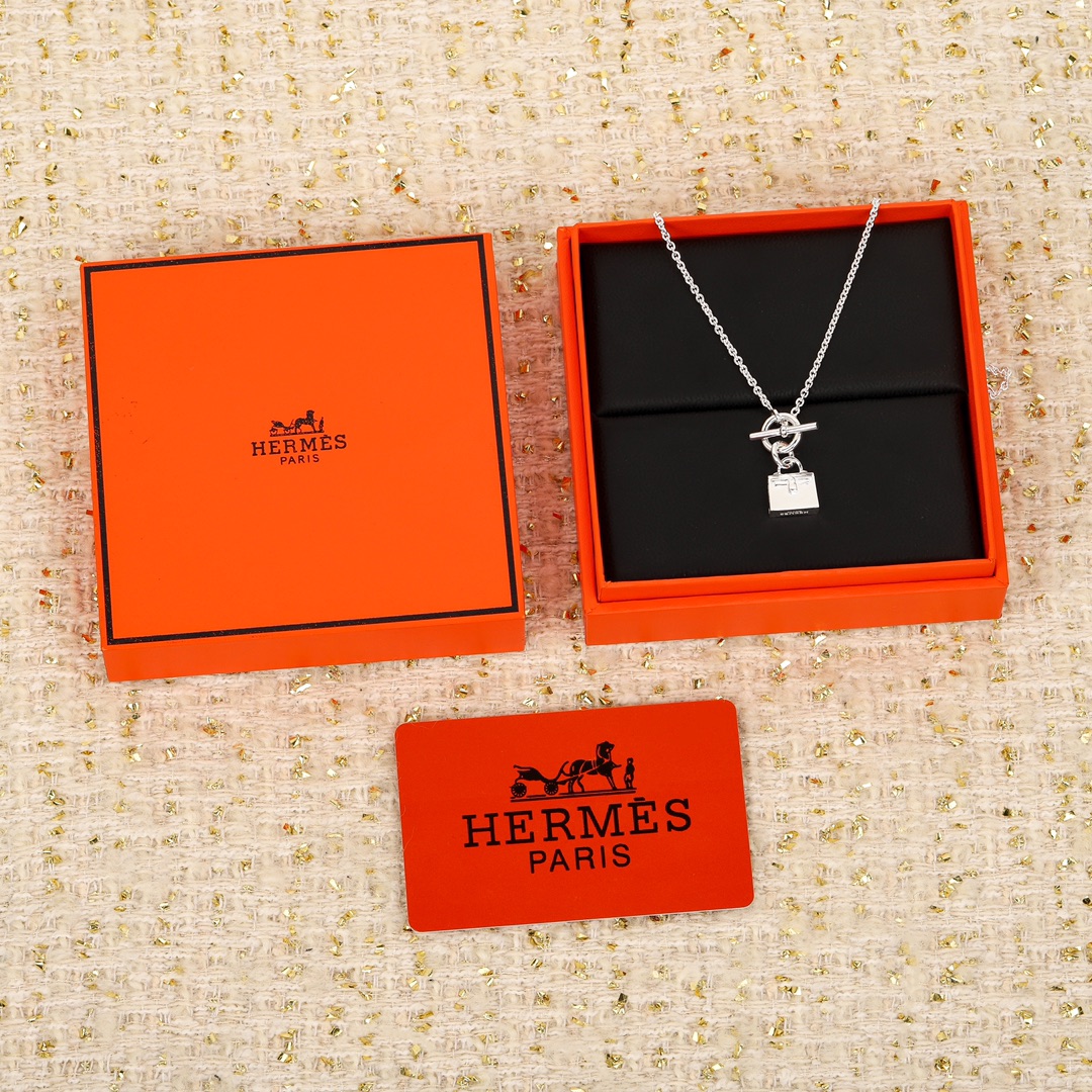 Hermes Kelly Jewelry Necklaces & Pendants