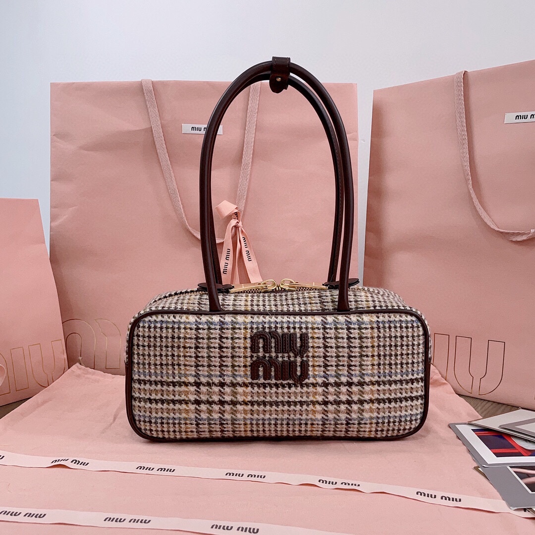 P680 5BB147 Pata de gallo 28cm En stock