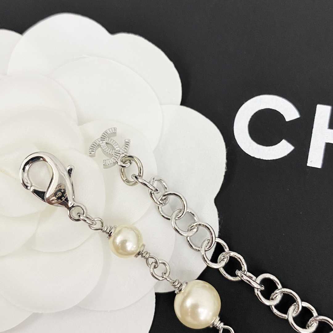 Chanel Necklace with White Pearls and Crystal CC Logo, Elegant Sweater Chain 10 i1727585844 3810 6