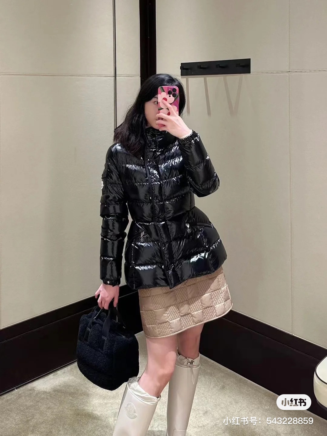NO:579507,Style No. G24092975 Moncler* The highest version of top-quality customization for the mouth!  National standard 90 white goose down filling, original molded custom logo hardware accessories!  Small waist slimming fluffy full thickened hooded down jacket comes with a dust bag!  Apricot, black, 0.1.2.3/SMLXL (size 1 bust 94, waist 78, sleeve length 53, dress length 64) hair,,Moncler,jackets & coats,down jacket,hats,alexander wang19860909款号G24092975 Moncler*蒙口顶级定制最高版本！国标90白鹅绒填充物、原版开模定制logo五金配件！小蛮腰显瘦蓬松饱满加厚连帽羽绒服外套赠送防尘袋！杏色、黑色、0.1.2.3/SMLXL（1码胸围94,腰部78,袖长53,衣长64）发,,Moncler,jackets & coats,down jacket,hats,alexander wang,Women's clothing