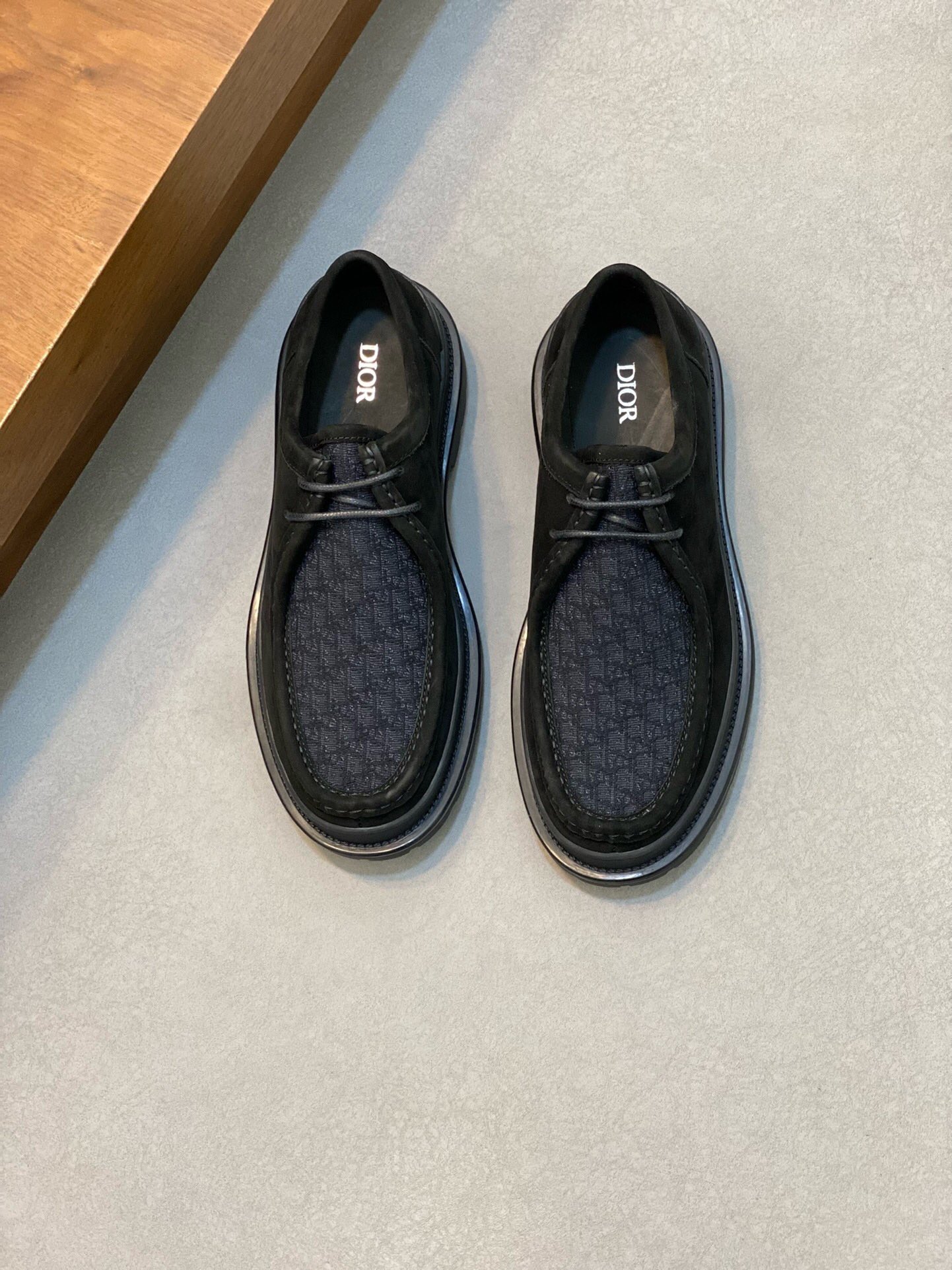 NO:217805,Brand Dior color original color matching, code number 39-44 customized 38.45 price Material Dior casual shoes, the same style as the counter is preferred cowhide head layer cowhide inner mesh fabric footbed style atmospheric footwear, perfect flow line, high quality workmanship 1:1 accurate reproduction, pure handmade to create a comfortable wearing experience Original rubber outsole, Dior leather shoes, dior, dior, cowhide19860909品牌Dior 颜色原版配色 码数39-44订做38.45 价格 材质迪奥休闲鞋 专柜同款优选牛皮头层牛皮内里网布垫脚版型大气上脚超有气质完美的流线高品质做工1:1精准复刻 纯手工打造舒适的穿着体验原版橡胶大底,Dior皮鞋,dior,dior,cowhide,Men's shoes