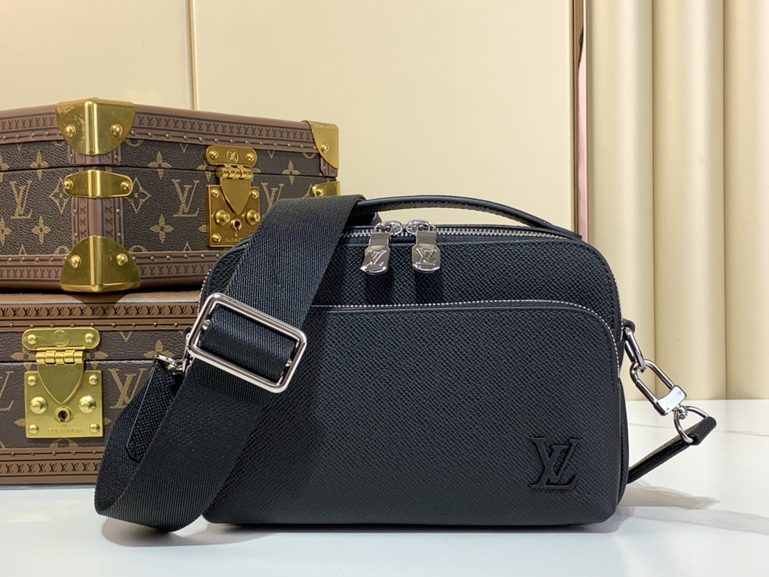 Louis Vuitton LV Avenue Borse Messenger Nero Taiga Fashion m11657