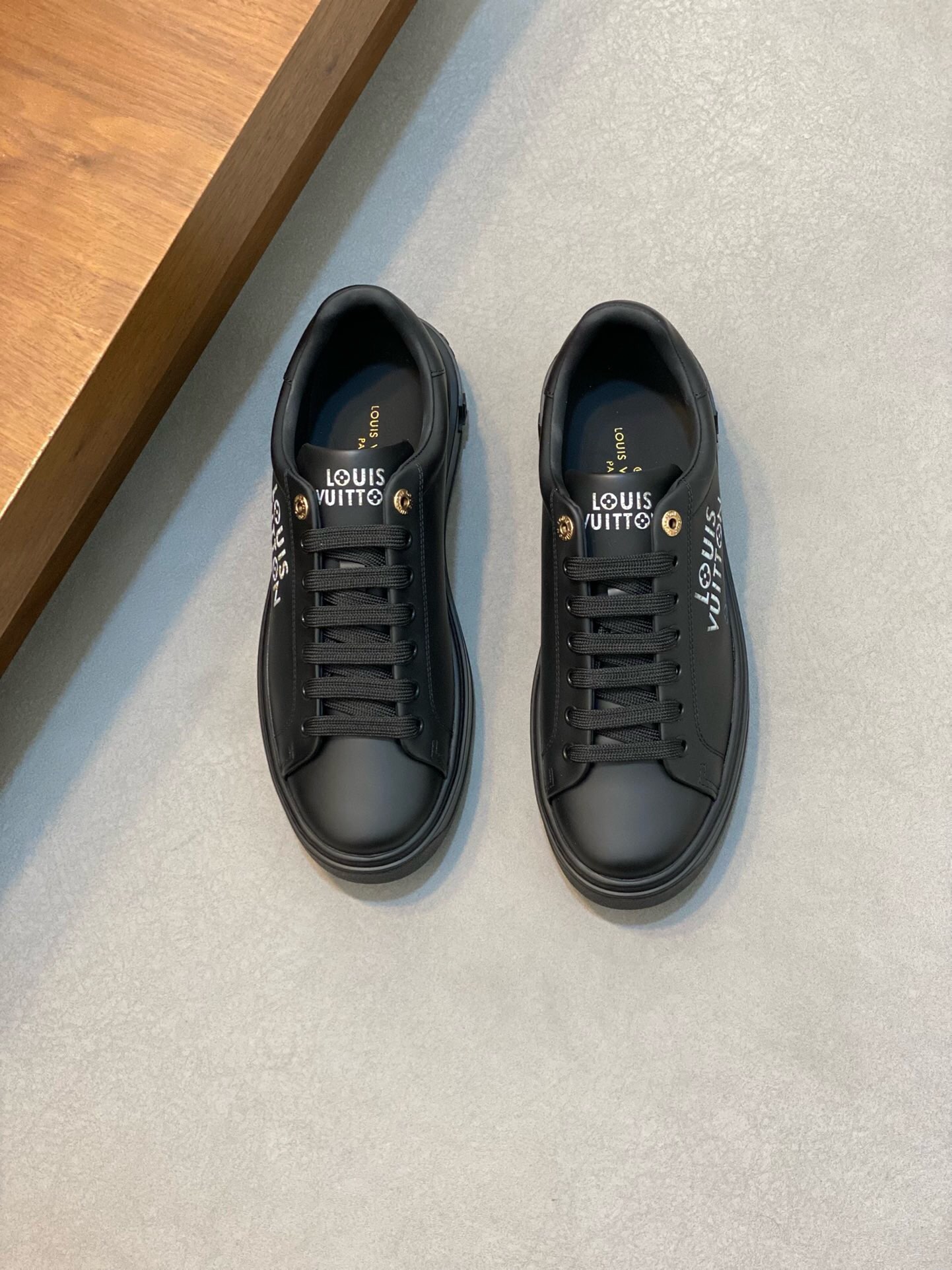 NO:219283,Brand LOUIS VUITTON original color matching, 35-45 couples price, material, new Louis Vuitton style, casual shoes!  Original single-quality Labon craft upper adopts cowhide printed cowhide inner style and fashionable. Simple and atmospheric original LV outsole, Louis Vuitton, louis vuitton, louis vuitton, louis vuitton, cowhide19860909品牌LOUIS VUITTON 颜色原版配色 码数35-45情侣款 价格 材质路易威登新款 休闲鞋！原单品质拉邦工艺鞋面采用牛皮印花牛皮内里版型时尚 简单大气原版LV大底,路易威登,louis vuitton,louis vuitton,louis vuitton,cowhide,Men's shoes